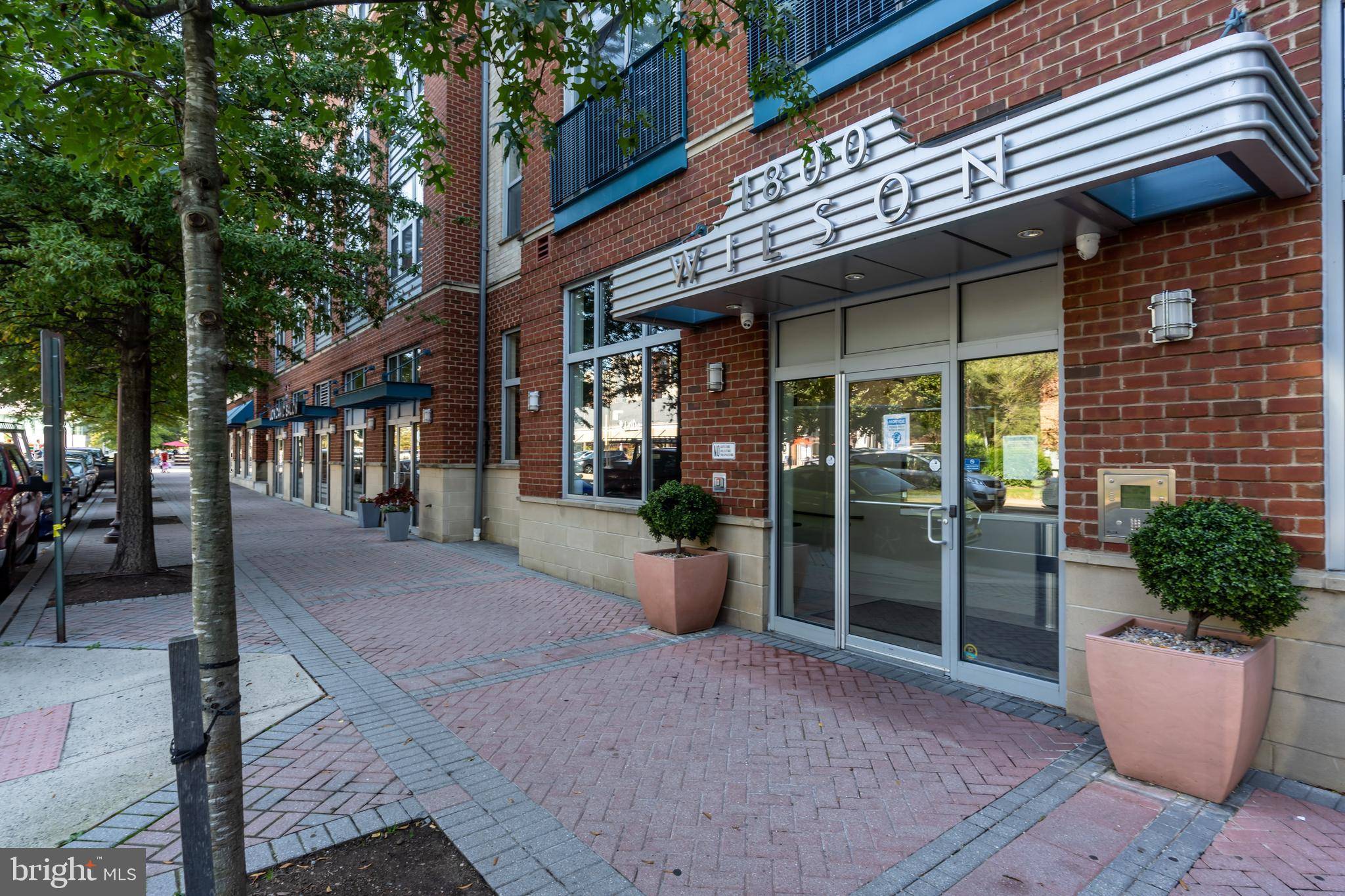 Arlington, VA 22201,1800 WILSON BLVD #422