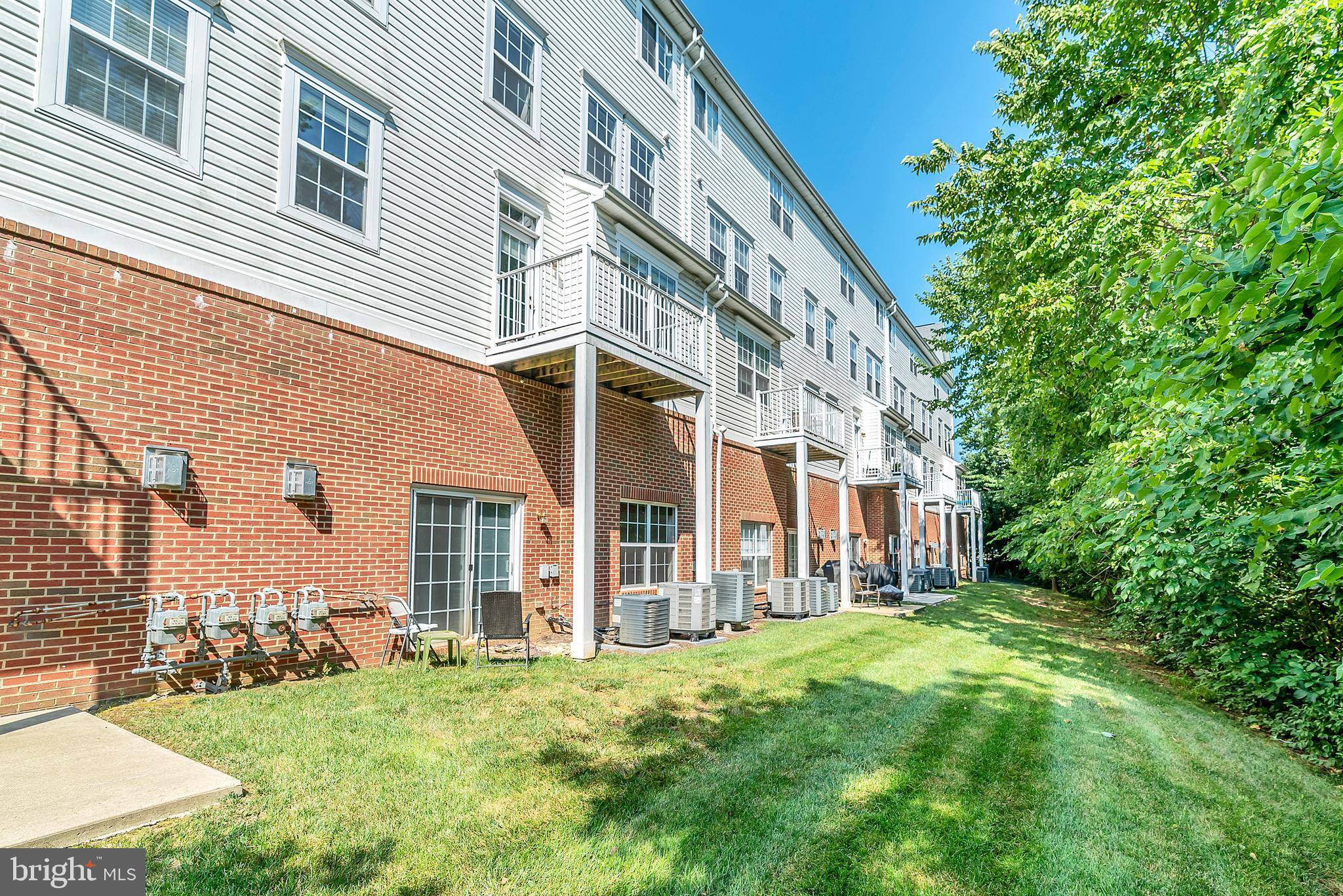 Herndon, VA 20171,13684 SALK ST #276