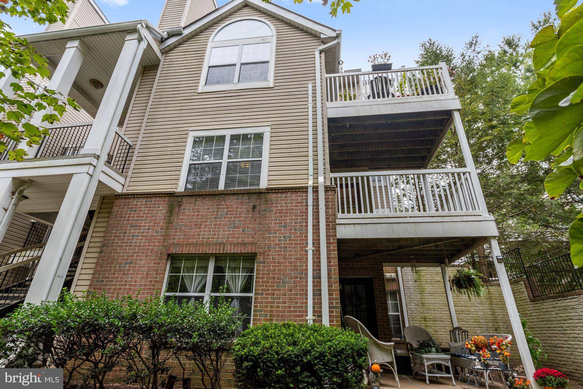 Gaithersburg, MD 20878,921 HILLSIDE LAKE TER #303