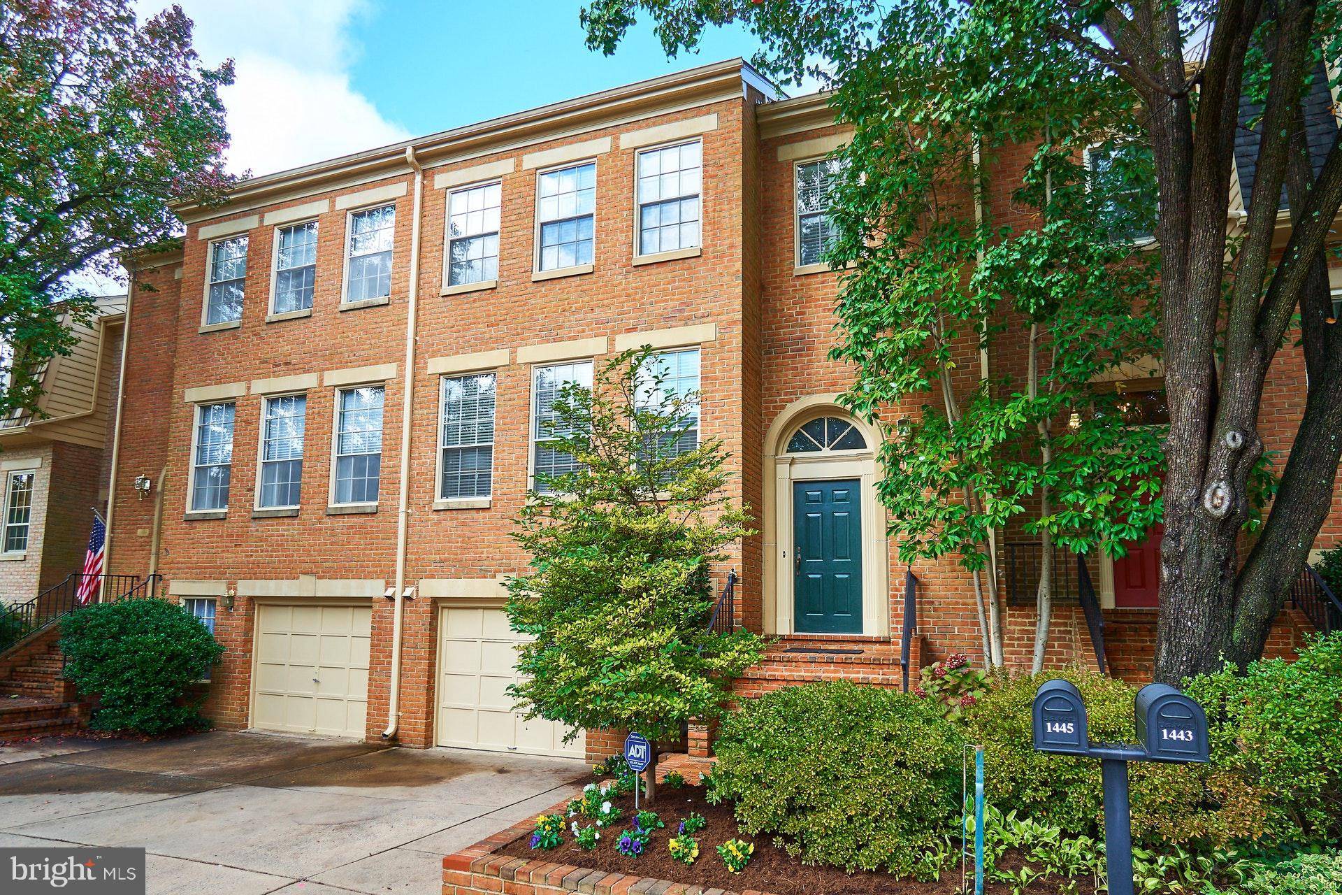 Mclean, VA 22101,1445 MCLEAN MEWS CT