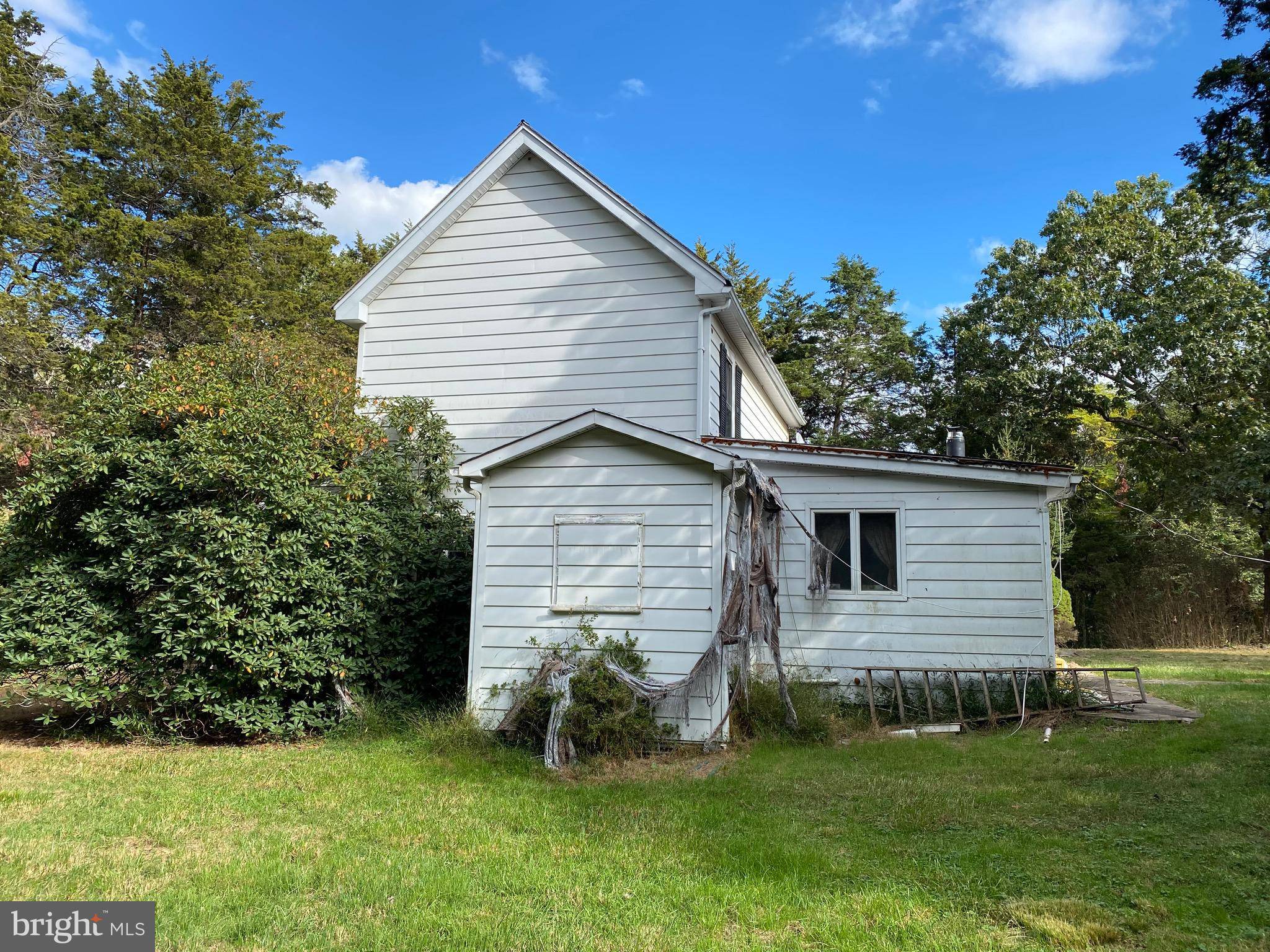 Great Cacapon, WV 25422,282 BEARS LOPE LN