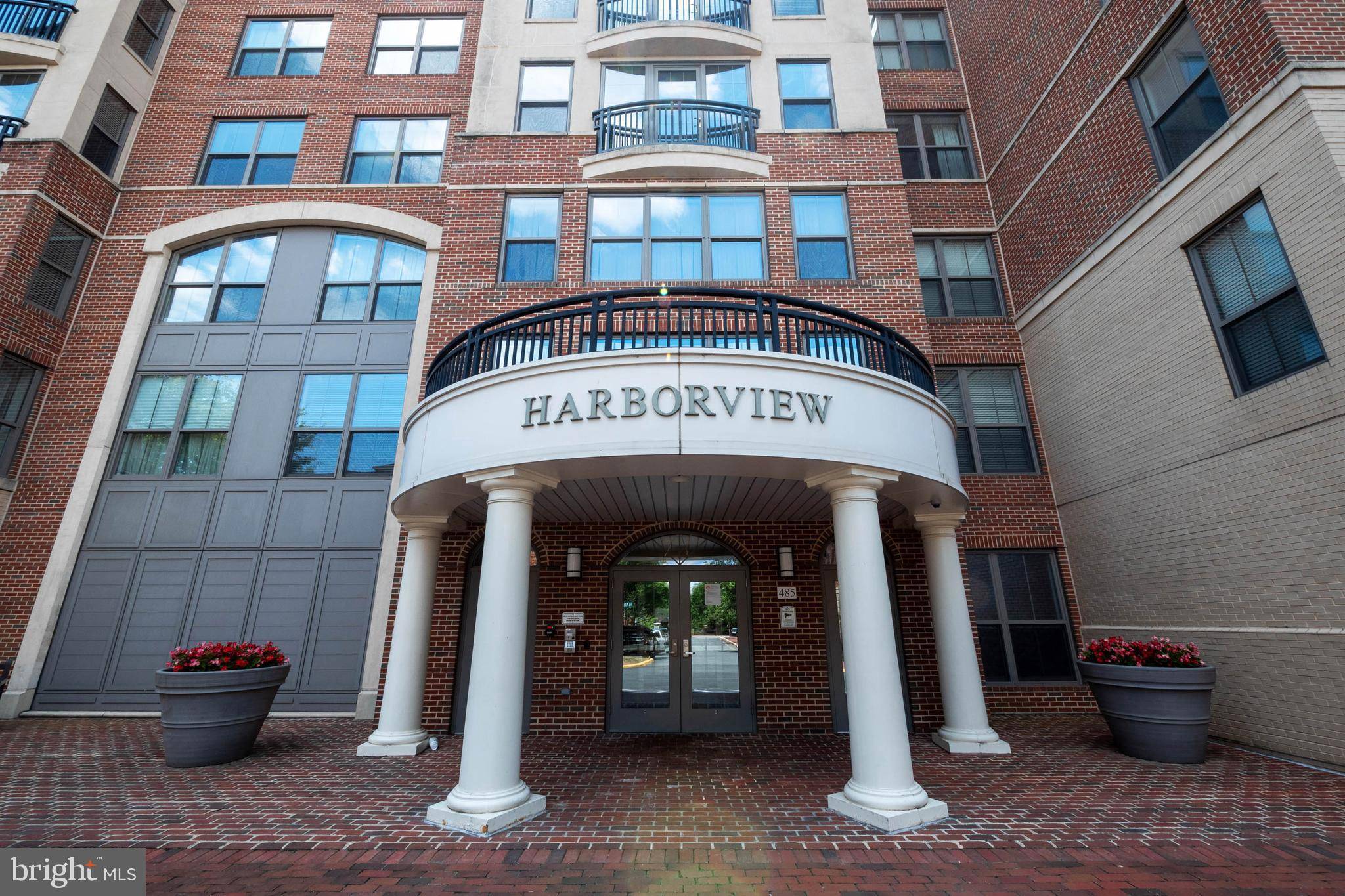 Woodbridge, VA 22191,485 HARBOR SIDE ST #601