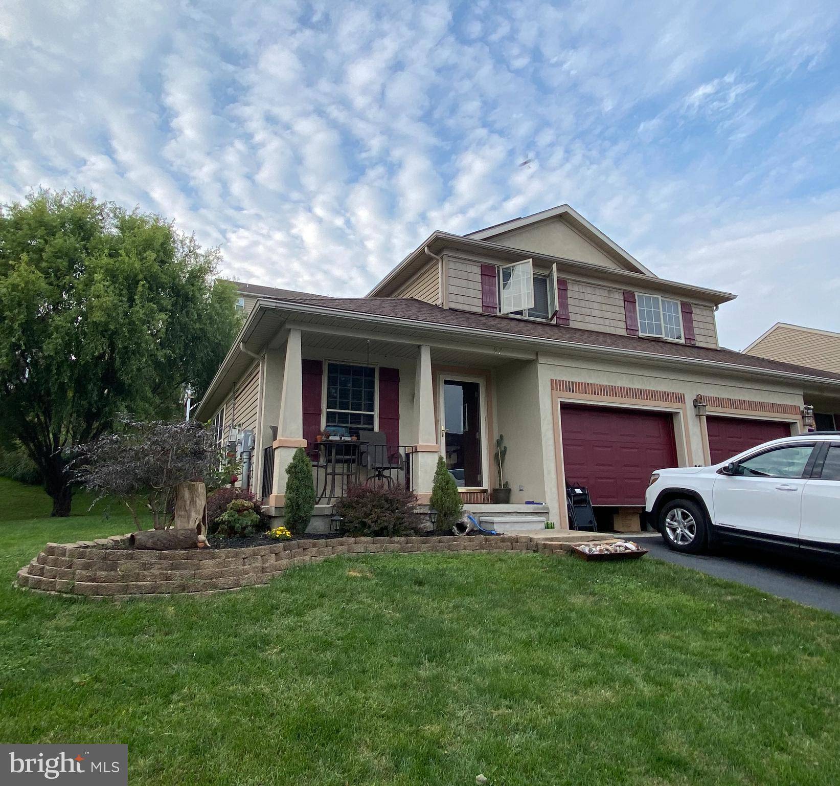 Ephrata, PA 17522,97 HAWK LN