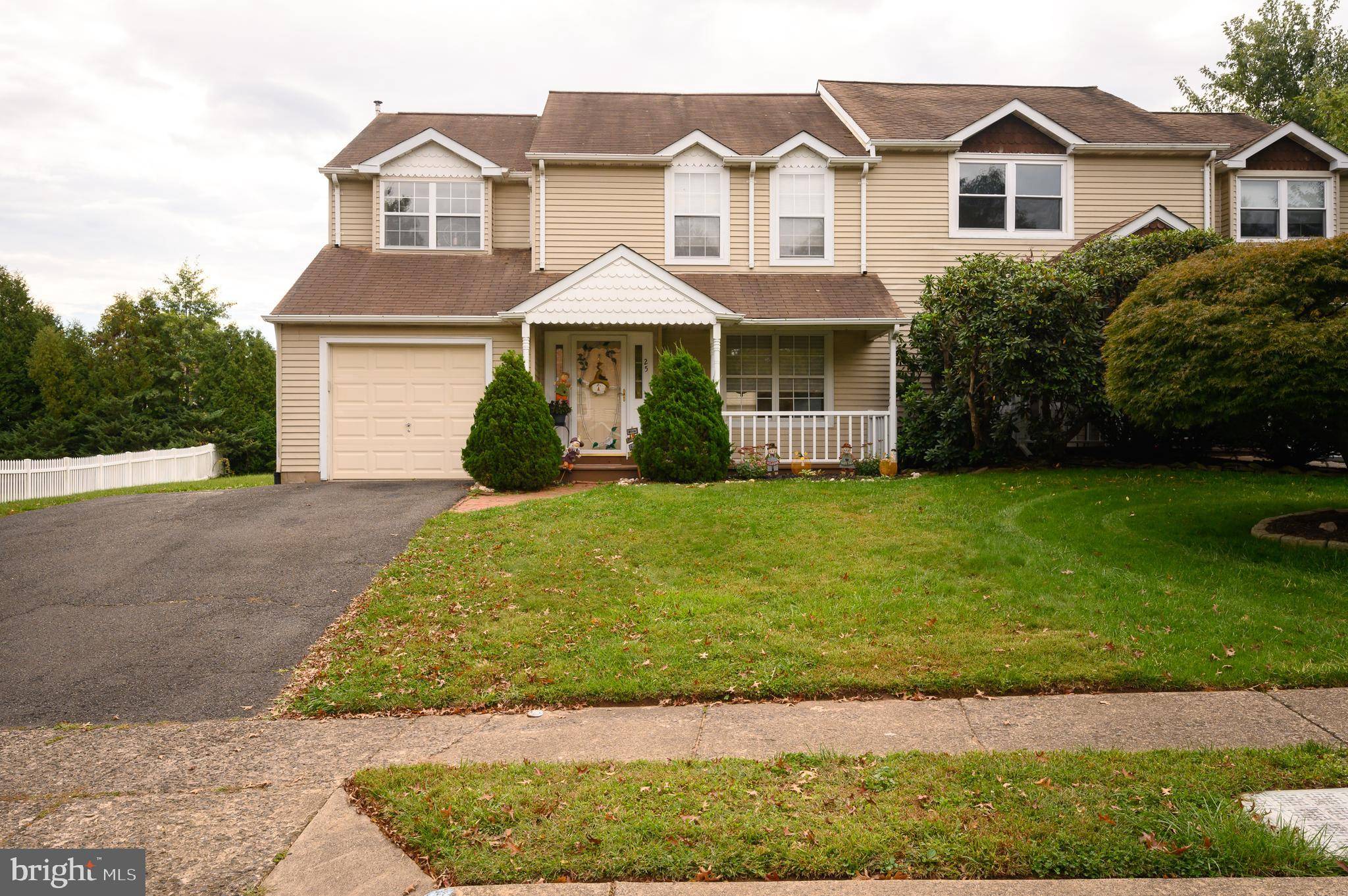 Southampton, PA 18966,25 TREE BARK LN