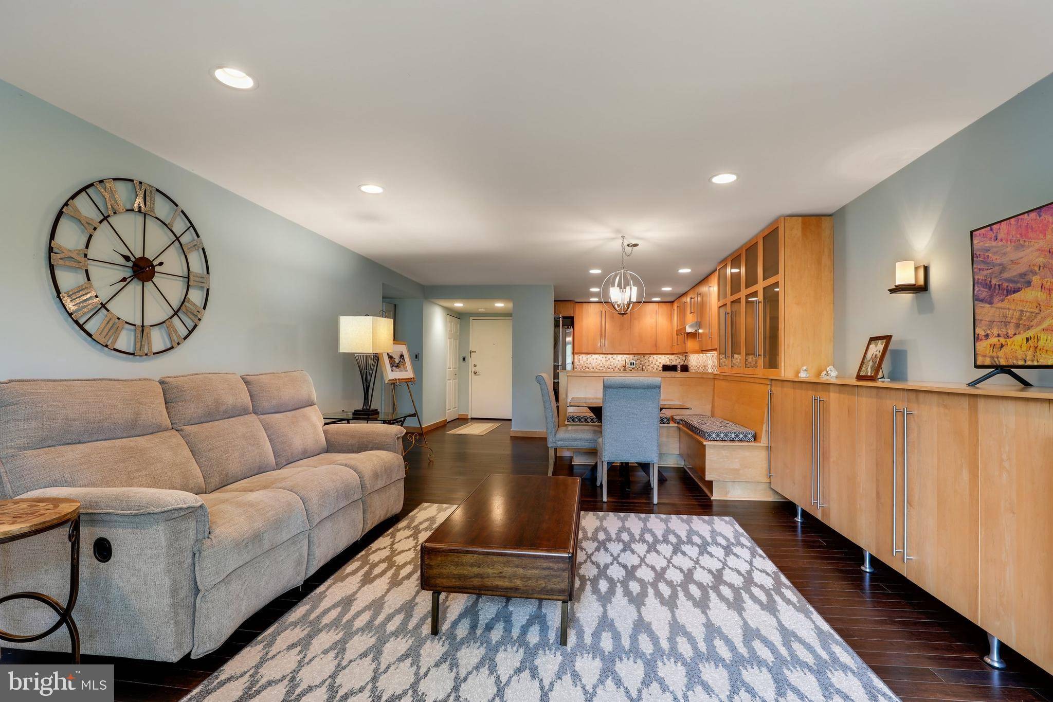 Mclean, VA 22102,7621 TREMAYNE PL #302