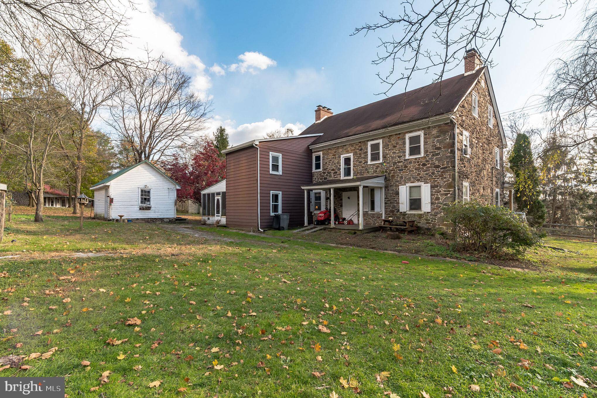 Elverson, PA 19520,243 MANSION RD