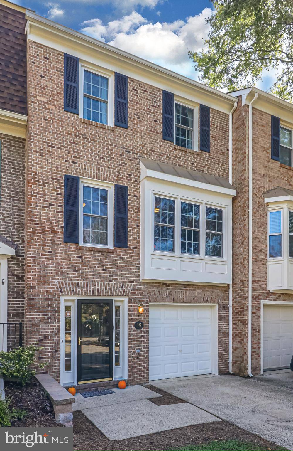 Alexandria, VA 22304,19 CARRIAGE HOUSE CIR