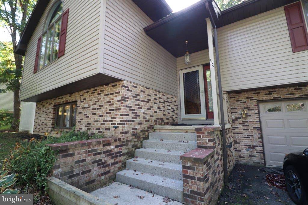 Palmerton, PA 18071,135 MANOR DR