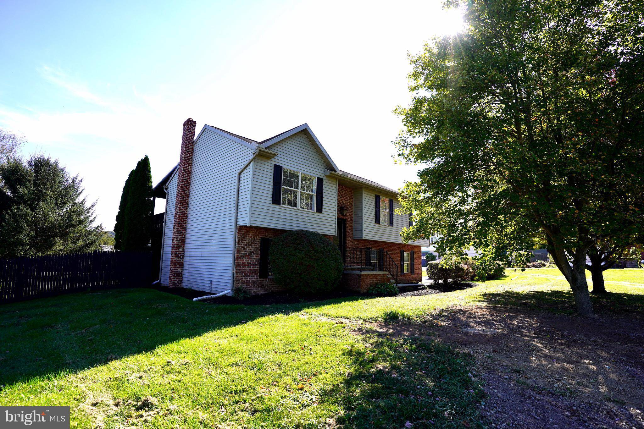 Spring Grove, PA 17362,6084 THOMAN DR