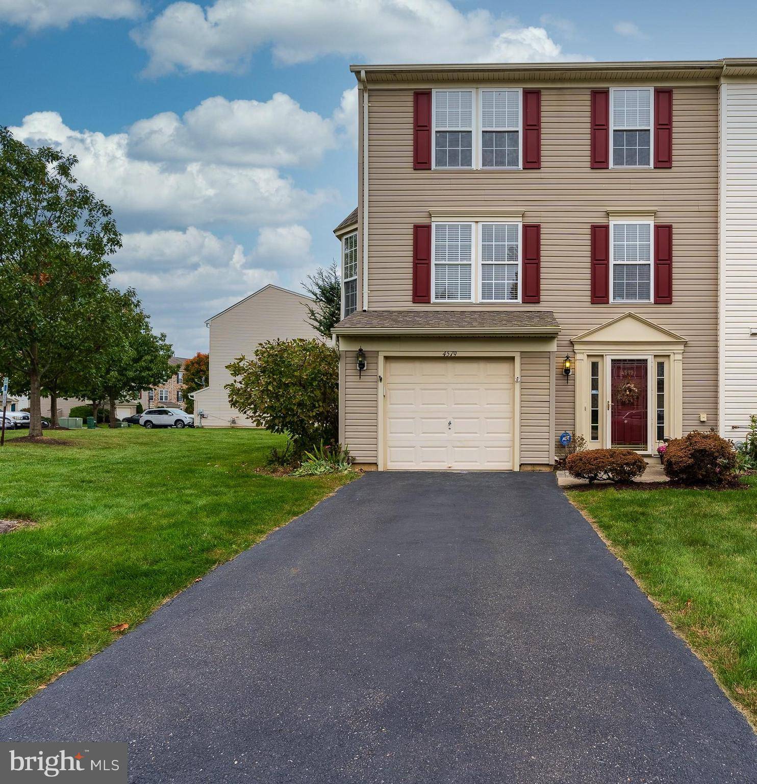 Center Valley, PA 18034,4579 JASMINE DR