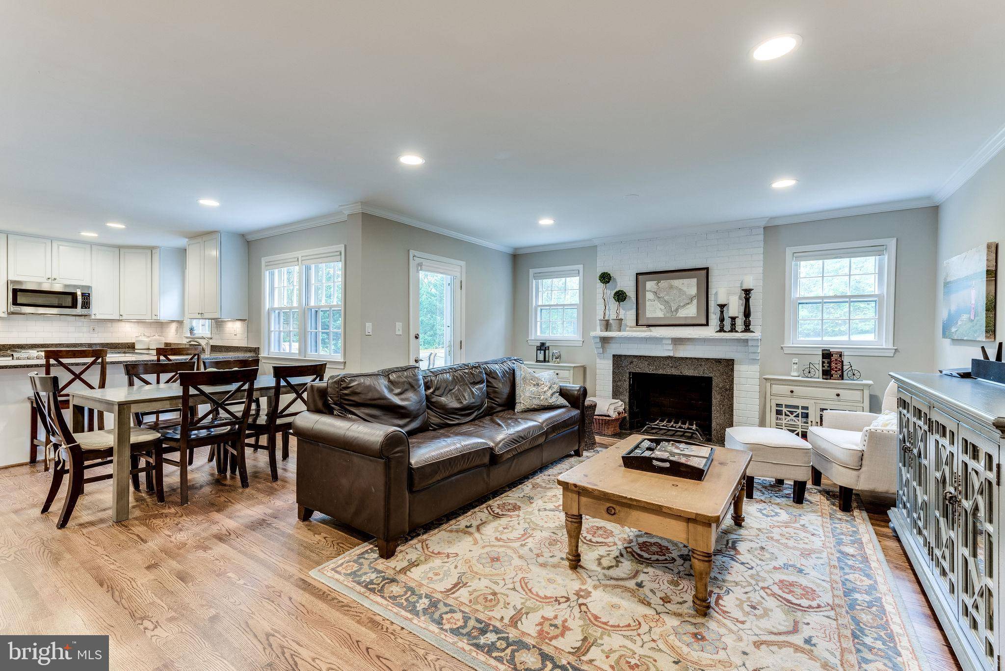 Mclean, VA 22102,8022 BIRNAM WOOD DR