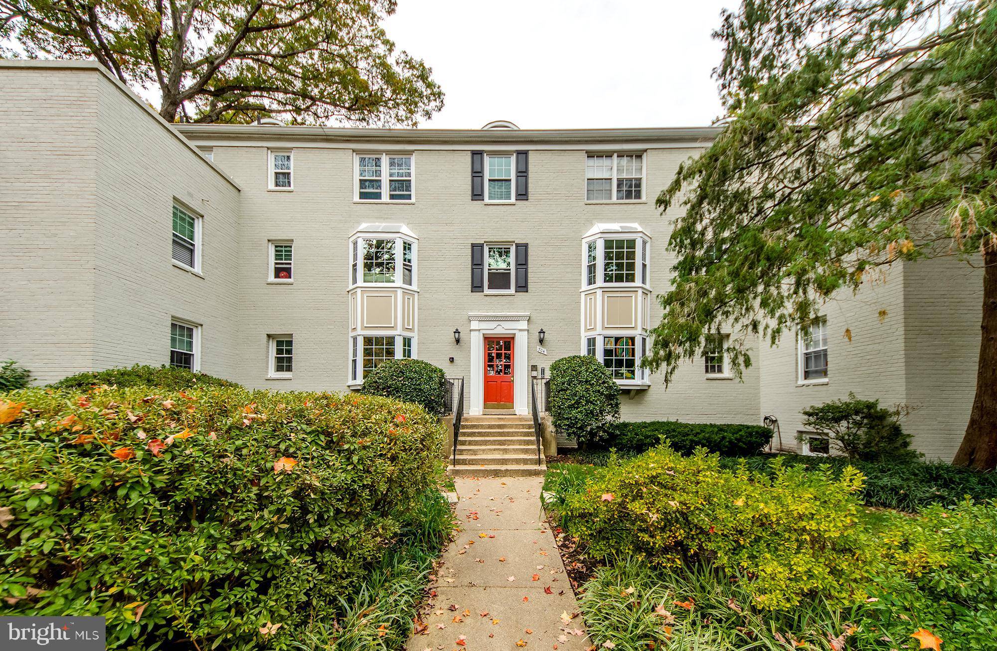 Arlington, VA 22204,704 S ARLINGTON MILL DR #204