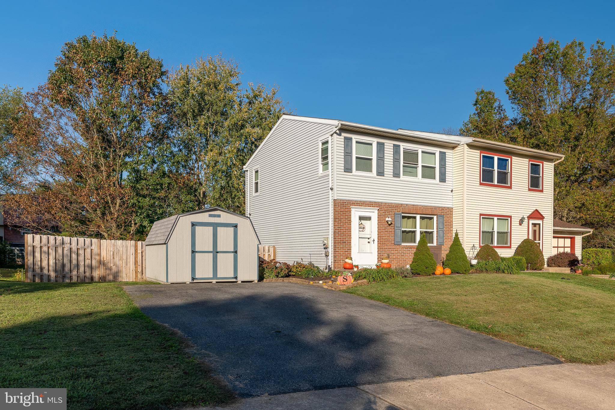 Lancaster, PA 17603,1048 MONTICELLO LN