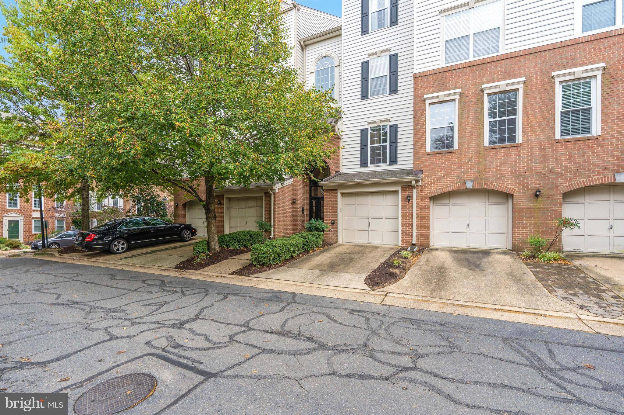 Alexandria, VA 22311,2331 HENSHAW PL #301