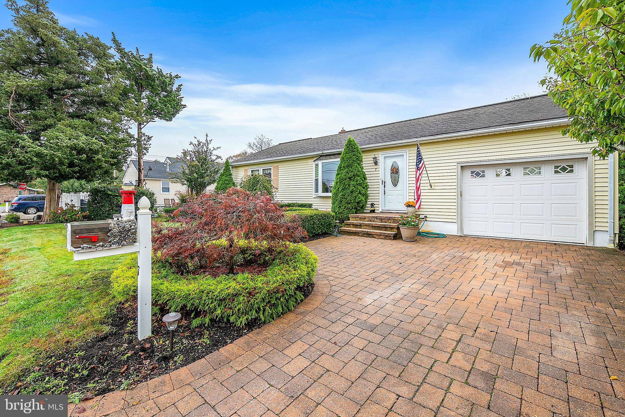 Manahawkin, NJ 08050,7 MANOR DR