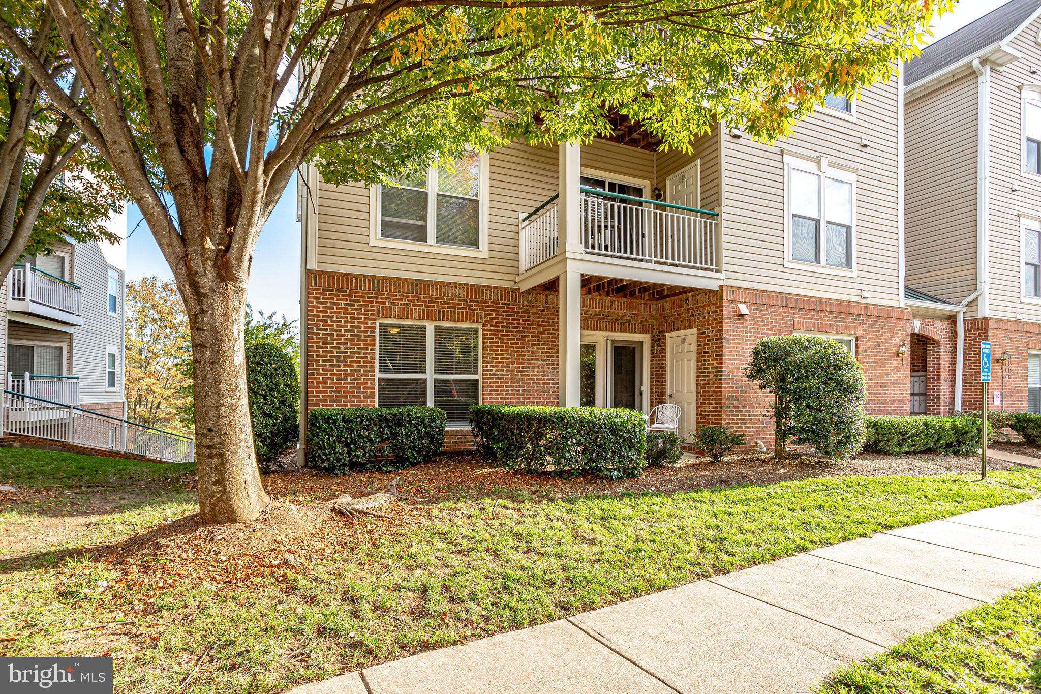 Alexandria, VA 22315,6581 GRANGE LN #201