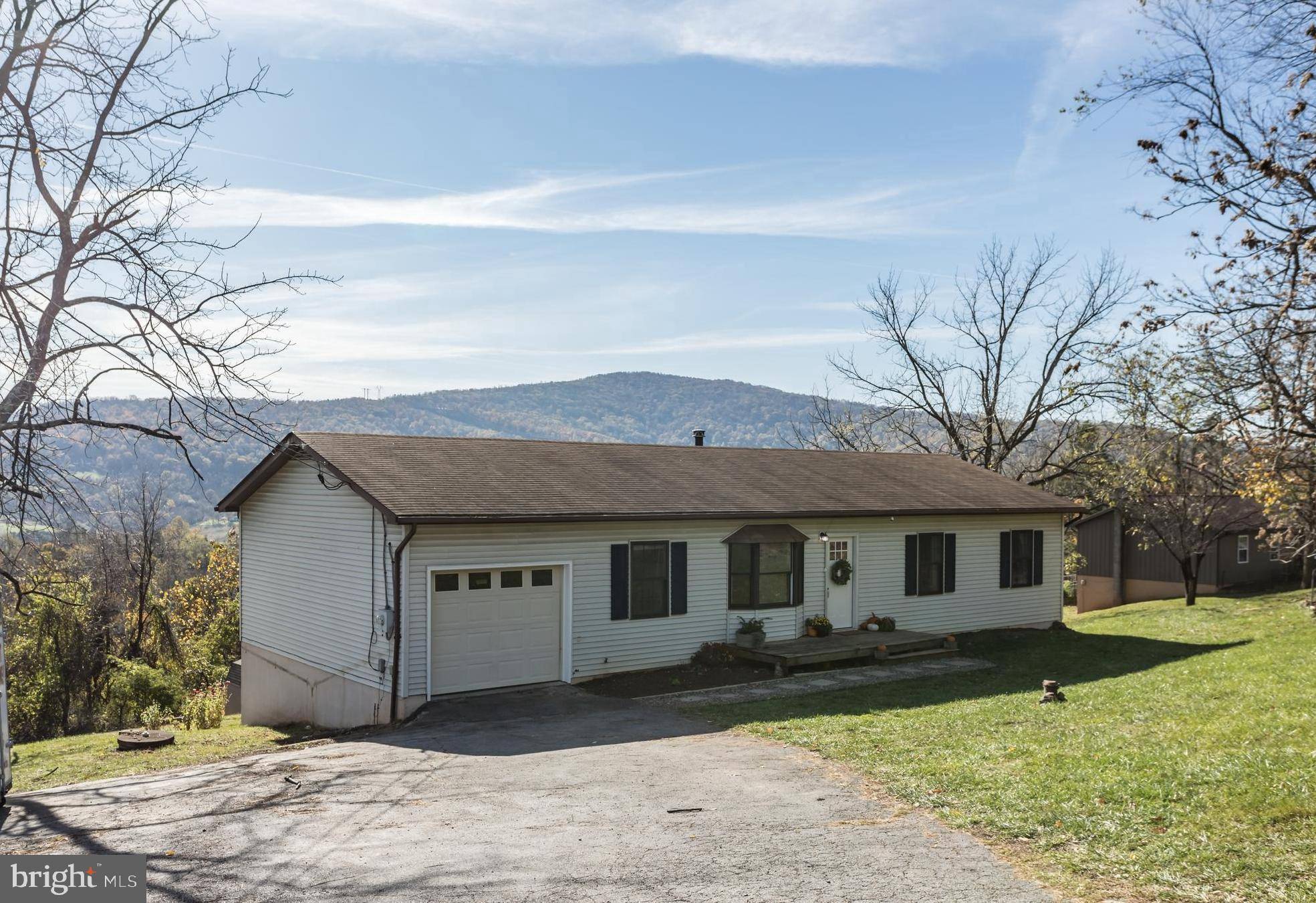 Linden, VA 22642,12 ROME BEAUTY DR