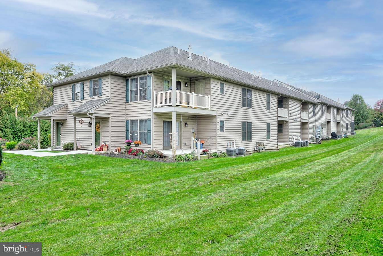 Lancaster, PA 17602,99 MIDWAY FARMS LN