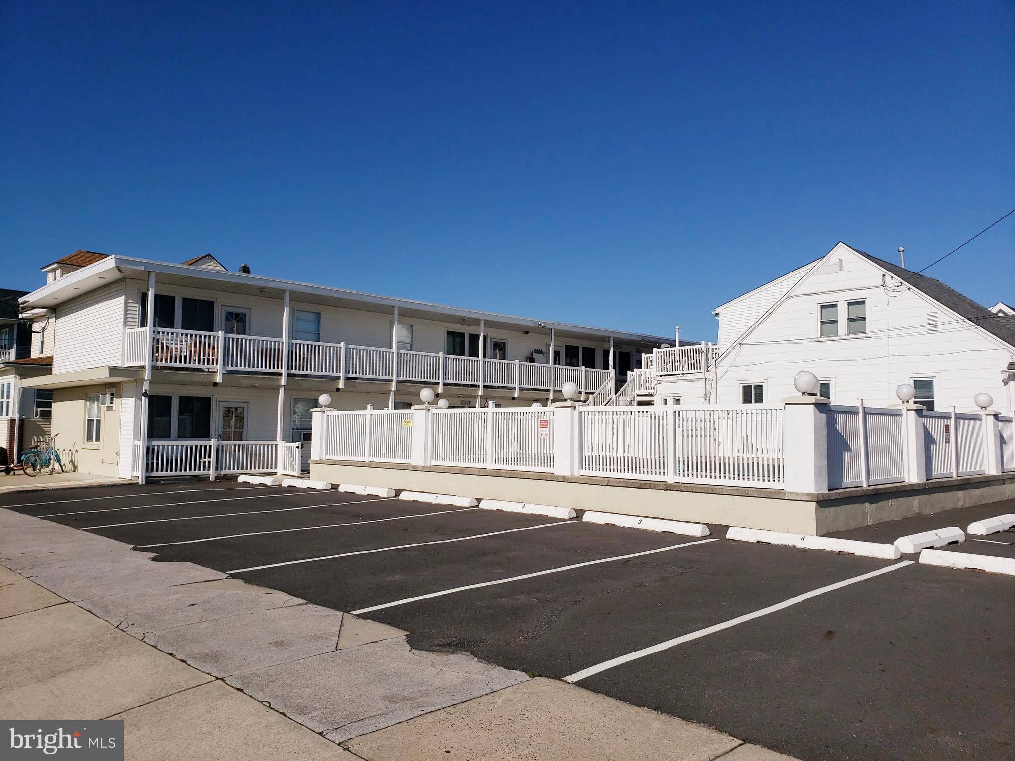 North Wildwood, NJ 08260,1504 ATLANTIC AVE #2