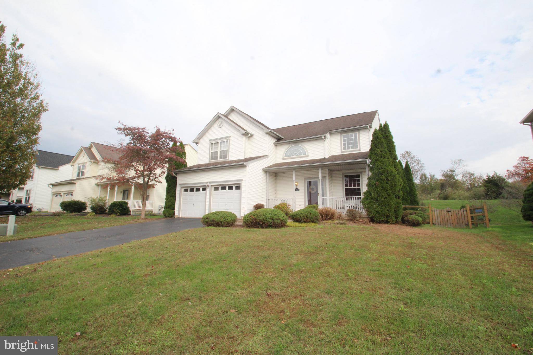 Bear, DE 19701,21 FORSYTHIA LN