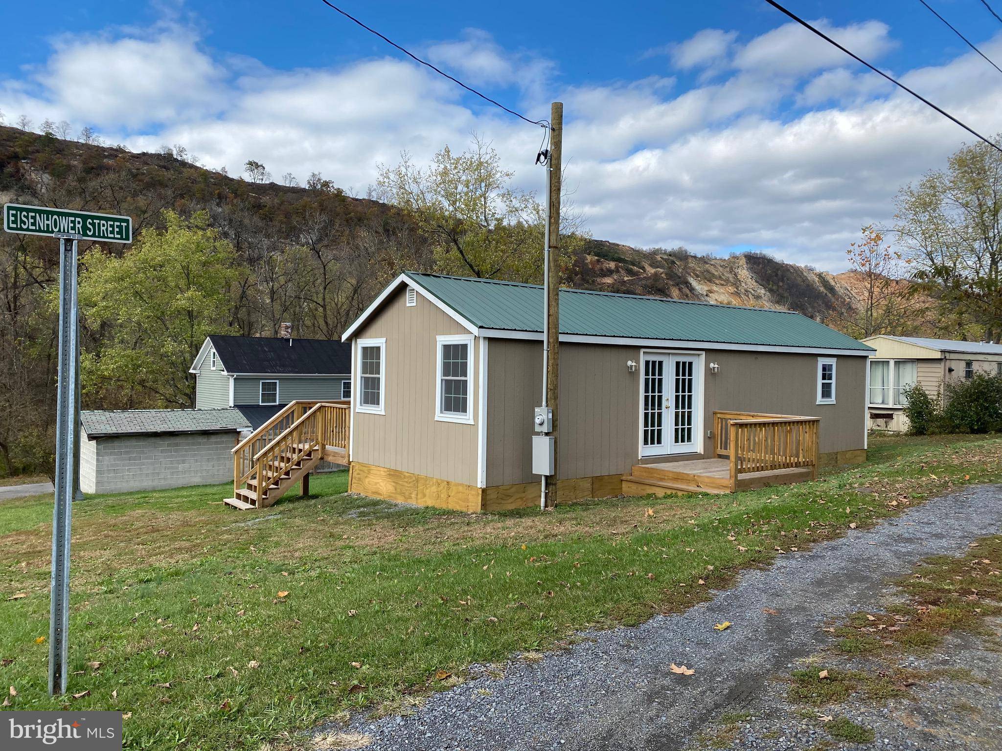 Berkeley Springs, WV 25411,25 TRUMAN ST