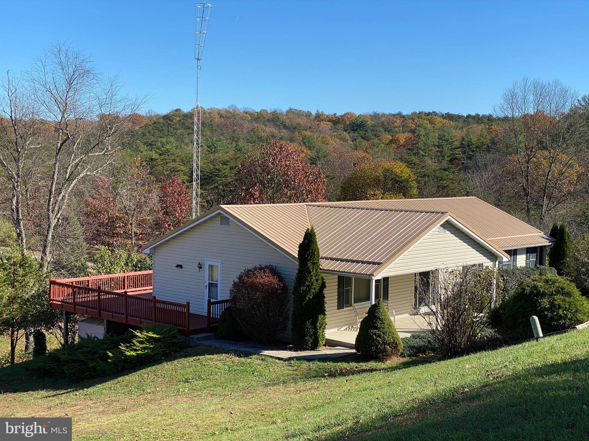 Berkeley Springs, WV 25411,19 PETUNIA LN