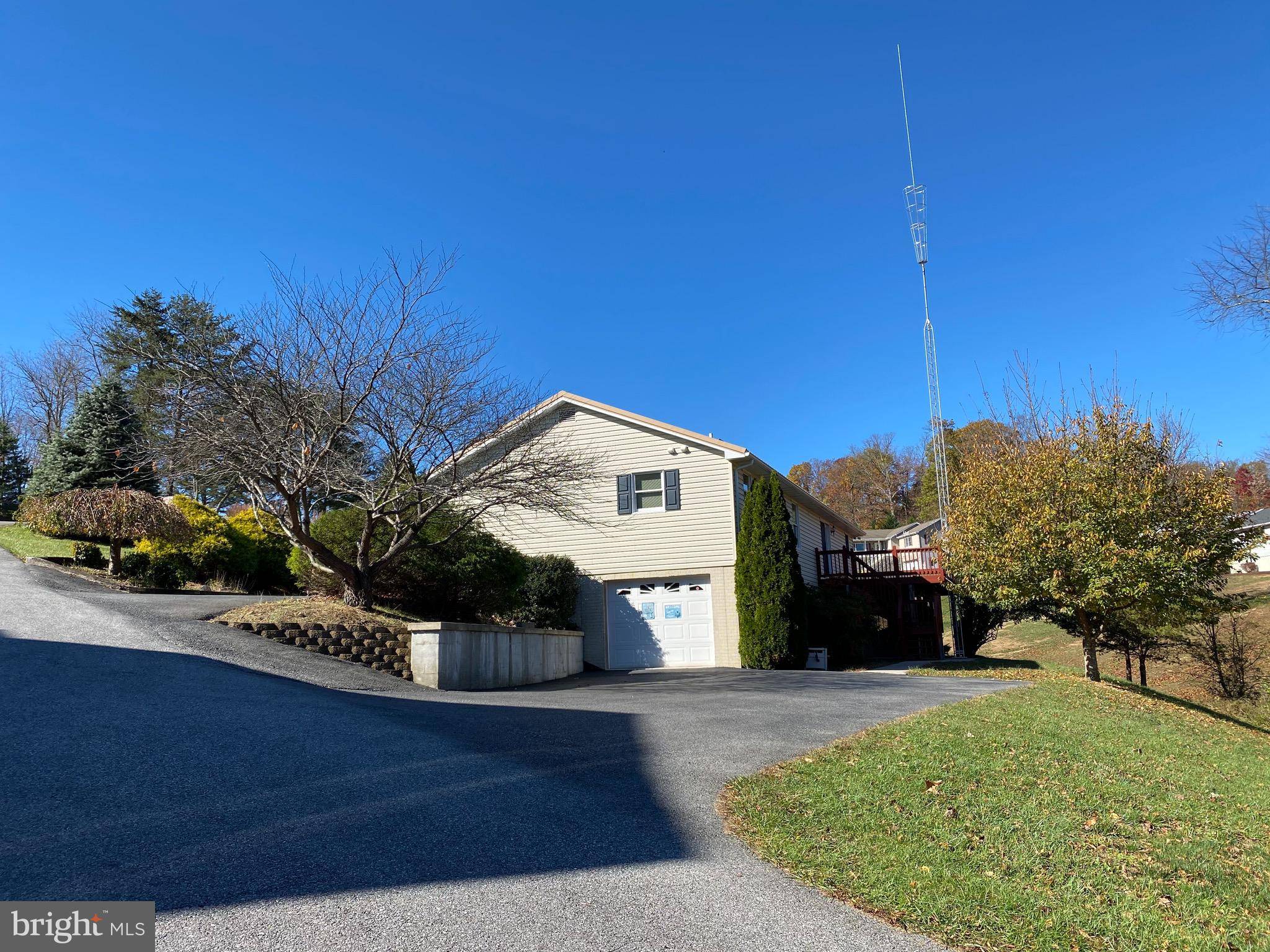 Berkeley Springs, WV 25411,19 PETUNIA LN