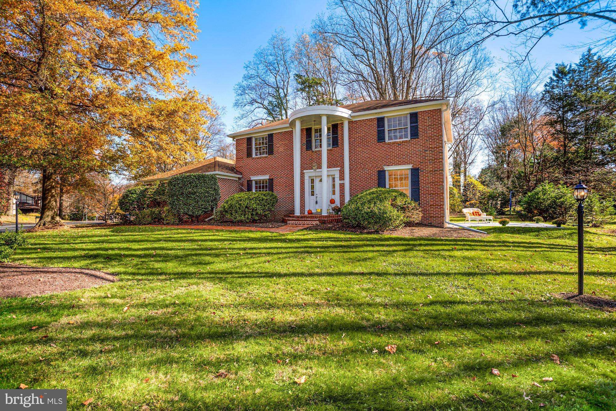 Mclean, VA 22101,6533 SUNNY HILL CT