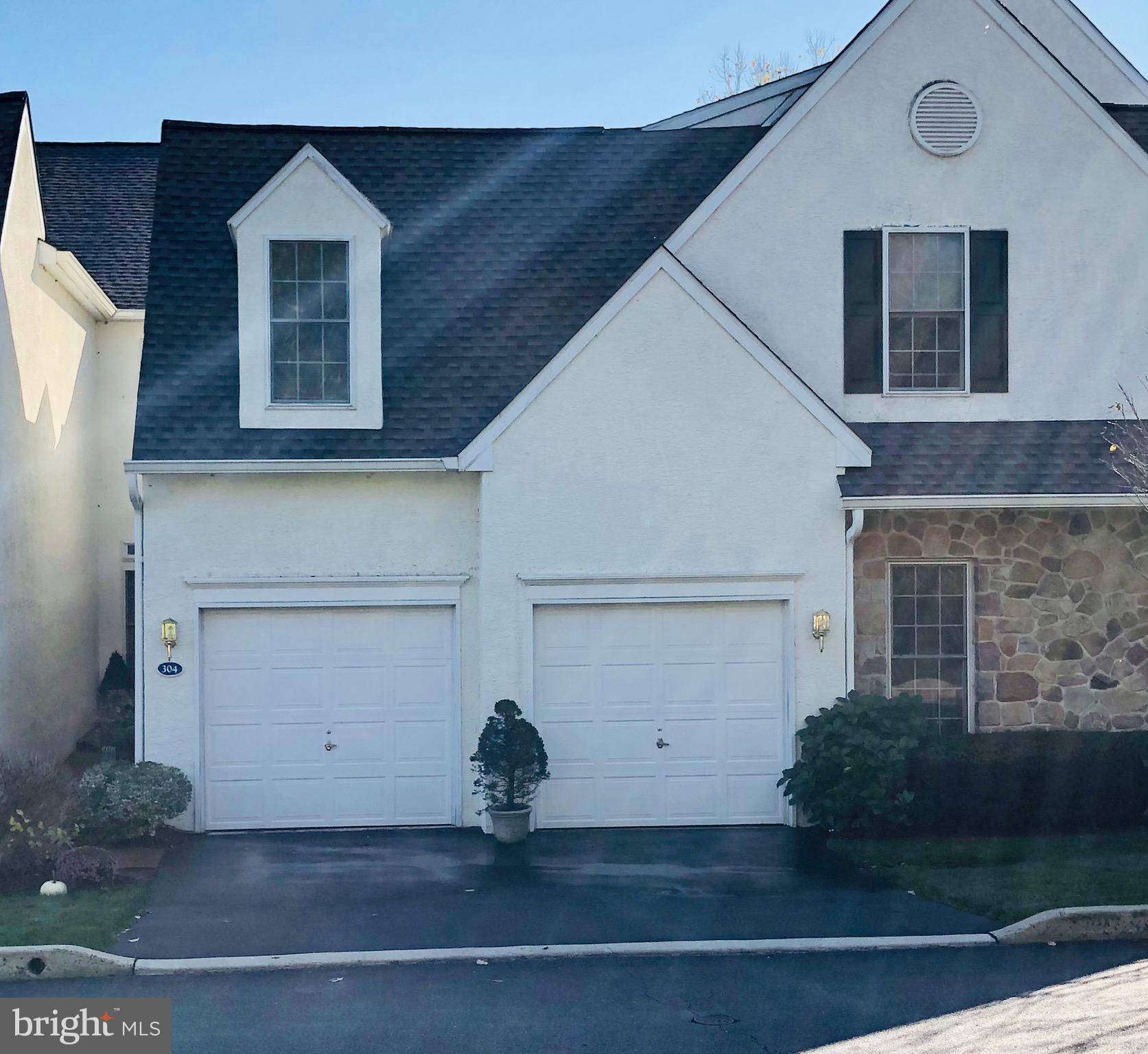 Newtown Square, PA 19073,304 WHISPERING BROOKE DR