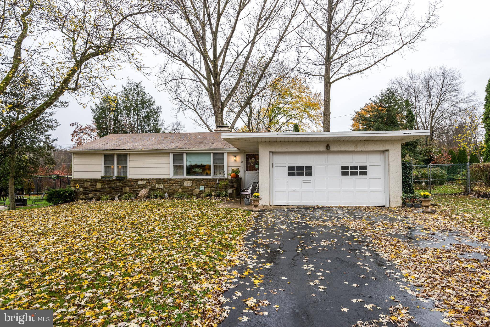 Yardley, PA 19067,16 BROOK LN