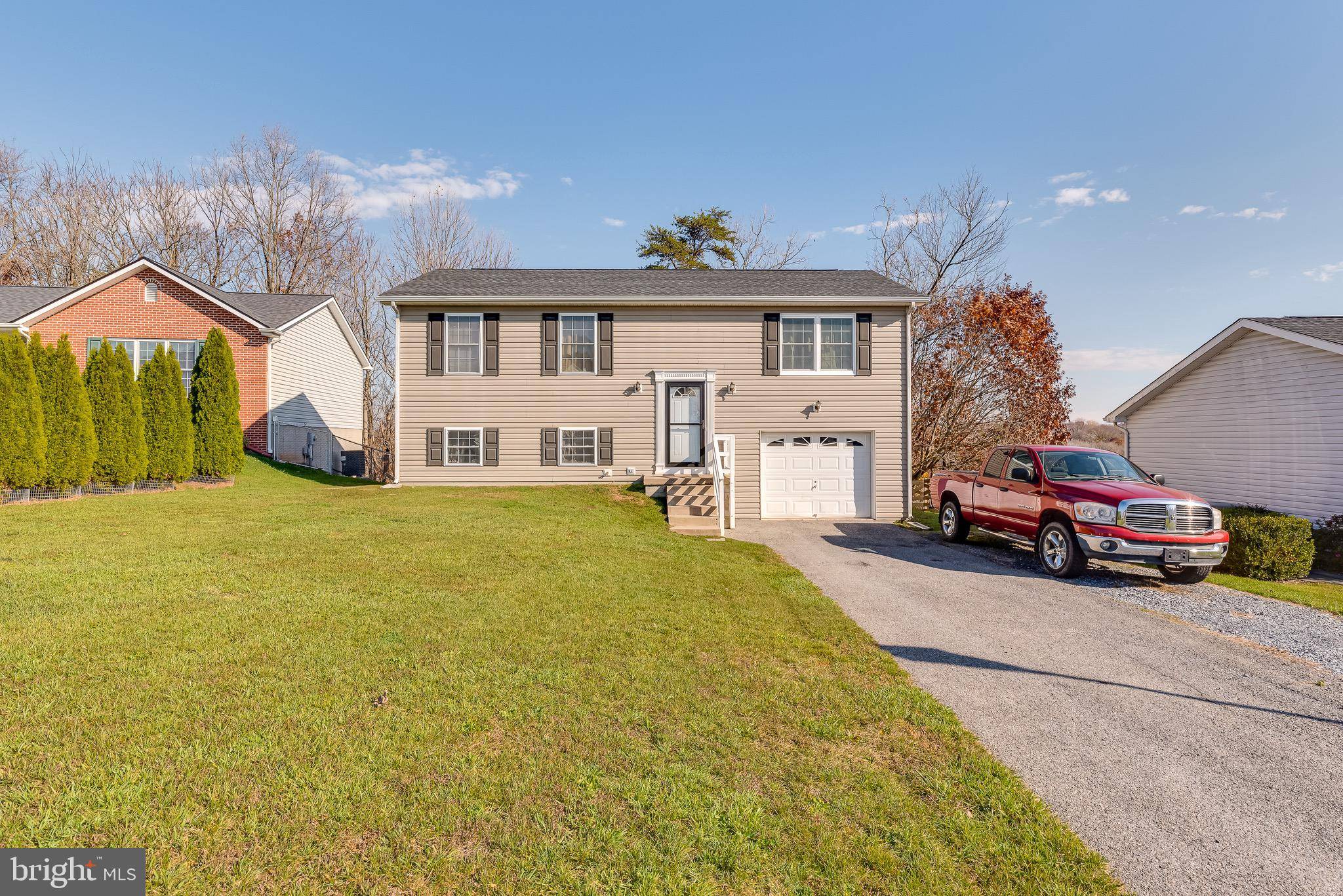 Martinsburg, WV 25404,26 PLANET CT