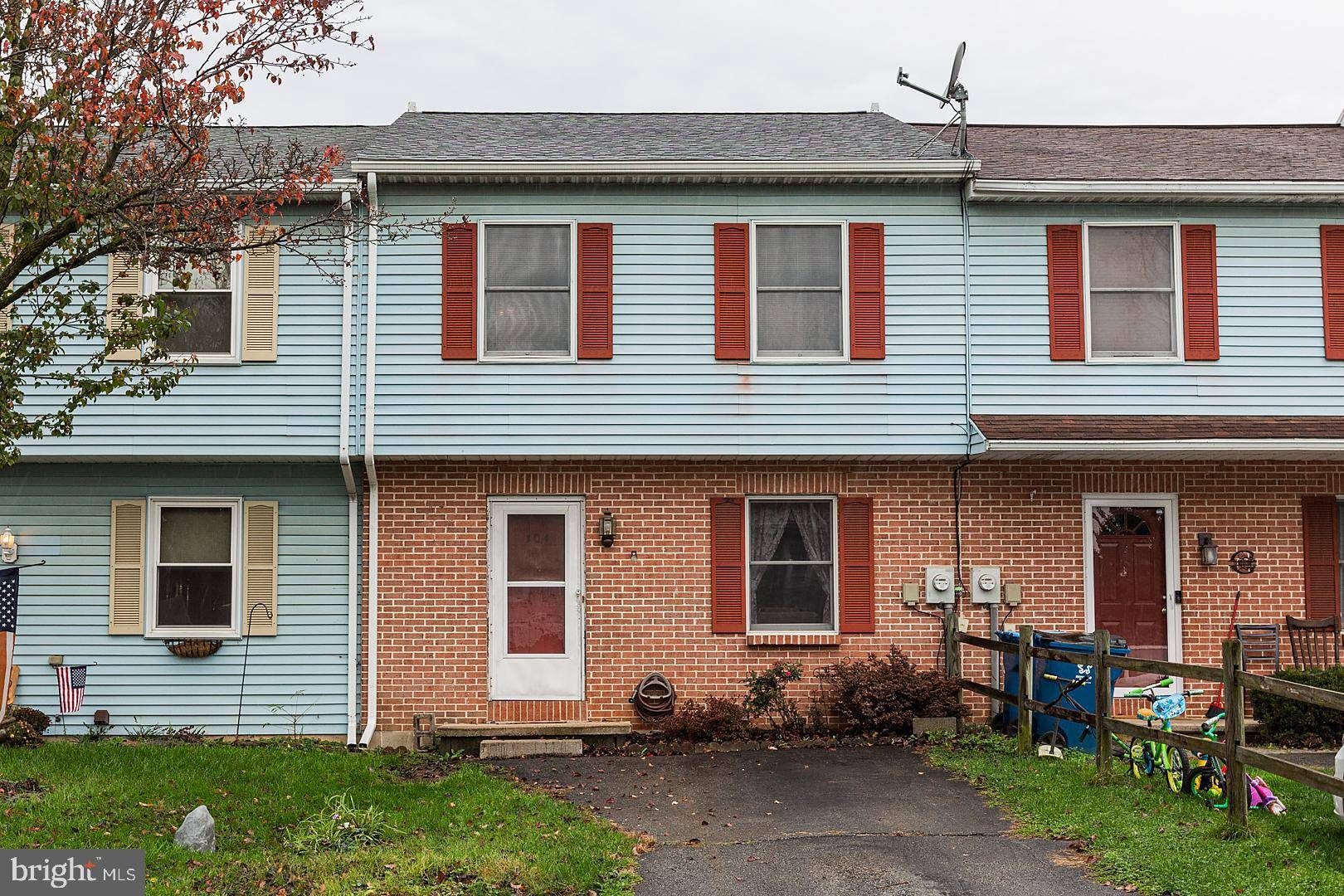 Columbia, PA 17512,104 STONE HOUSE LN