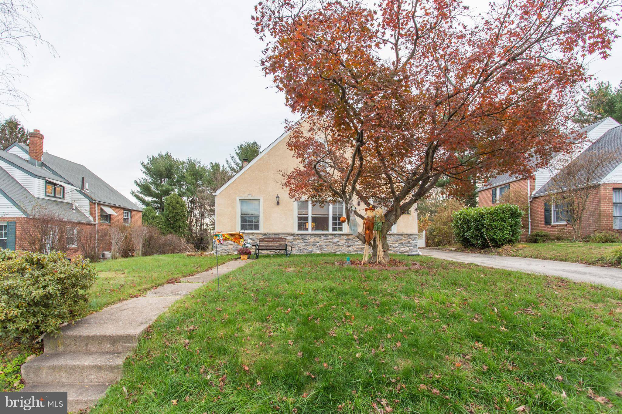 Philadelphia, PA 19128,809 INVERNESS LN