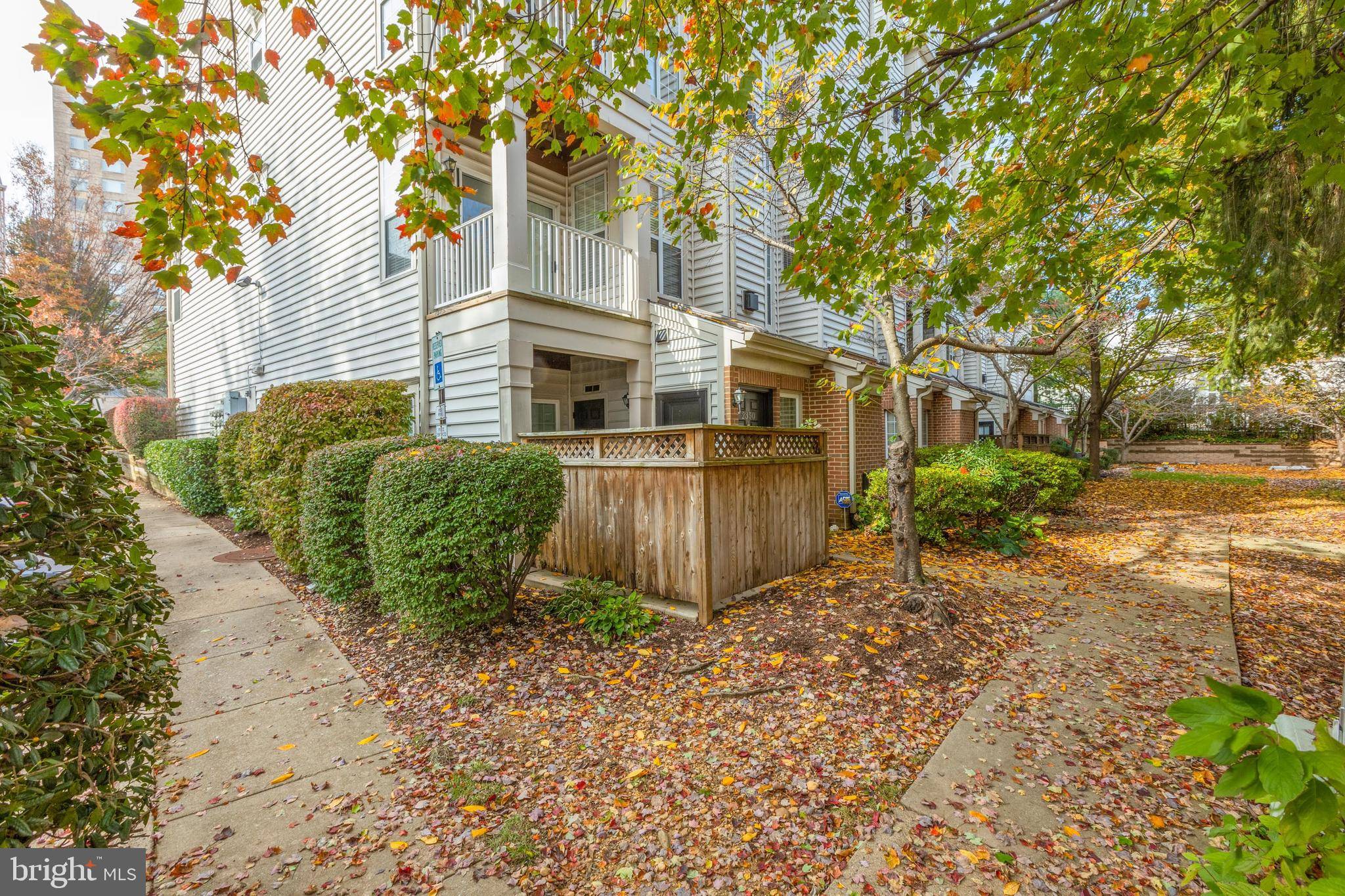 Alexandria, VA 22311,4681 LAWTON WAY #204