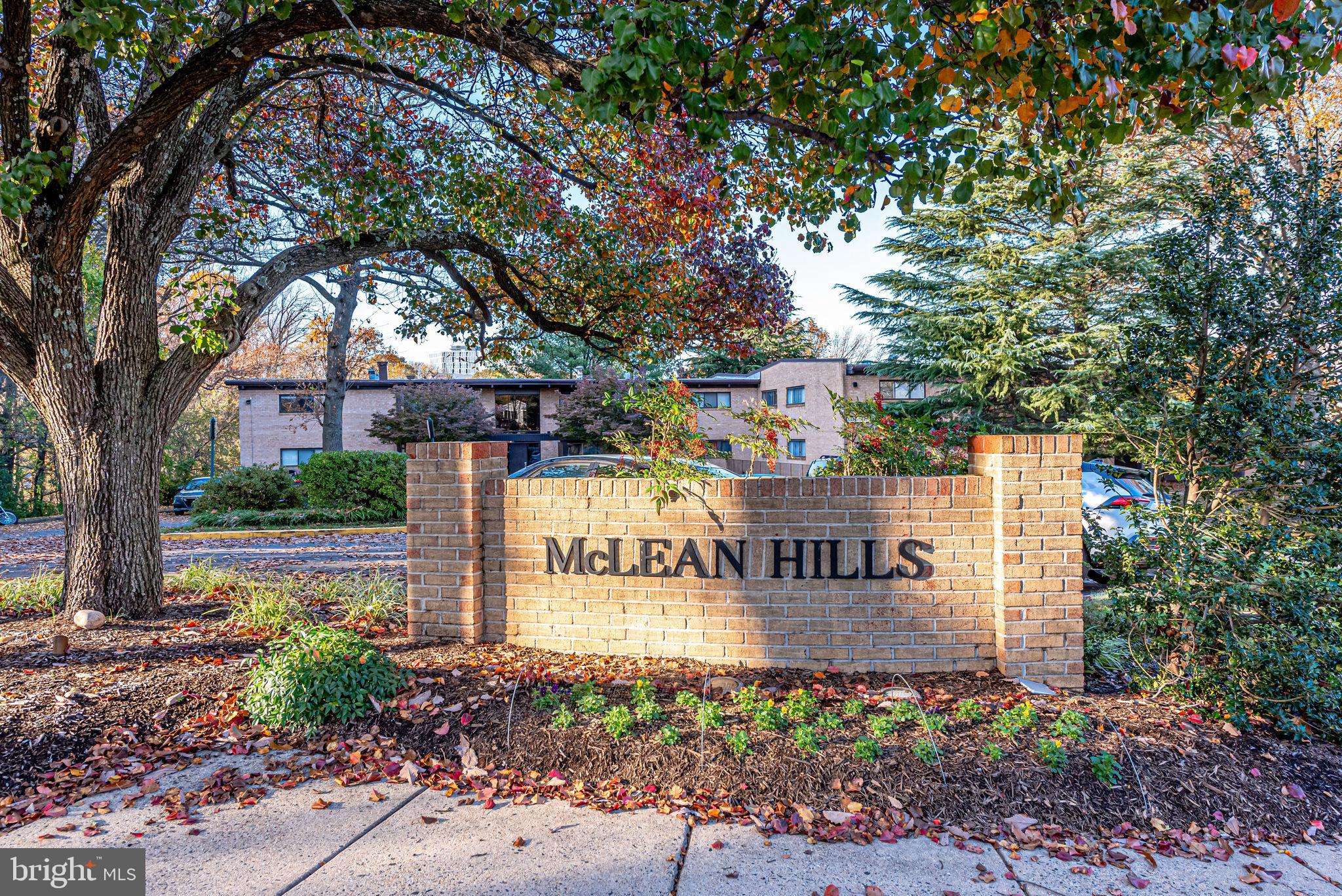 Mclean, VA 22102,7843 ENOLA ST #111