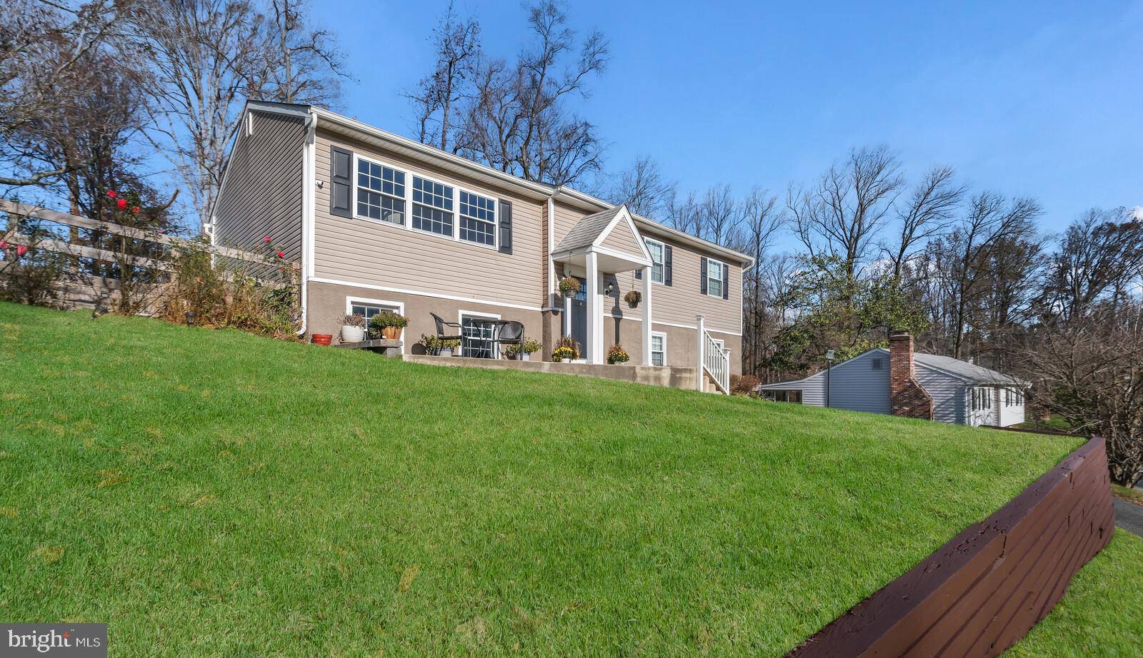 Aston, PA 19014,1745 HILLCREST LN