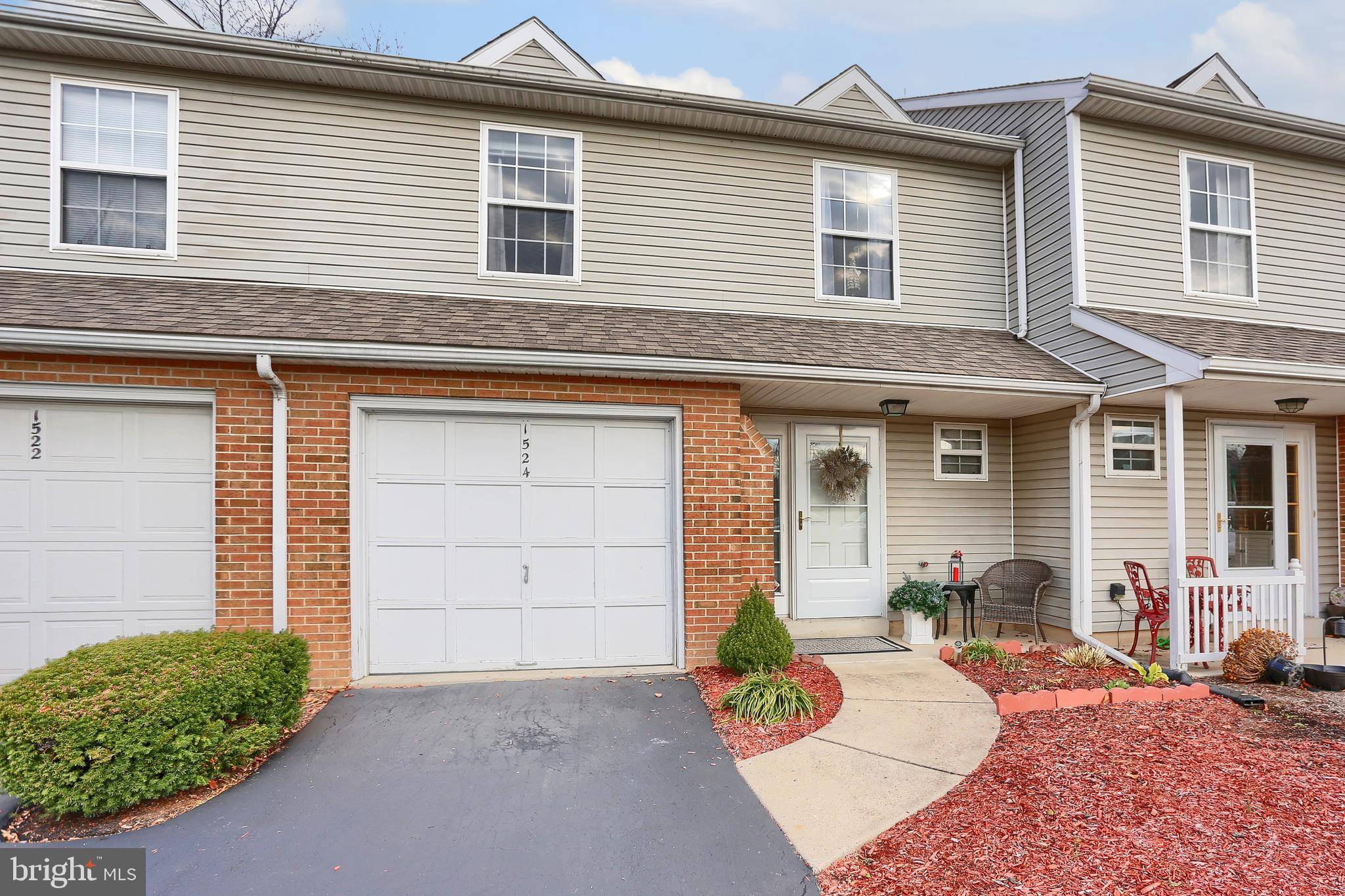 Hummelstown, PA 17036,1524 MACINTOSH WAY