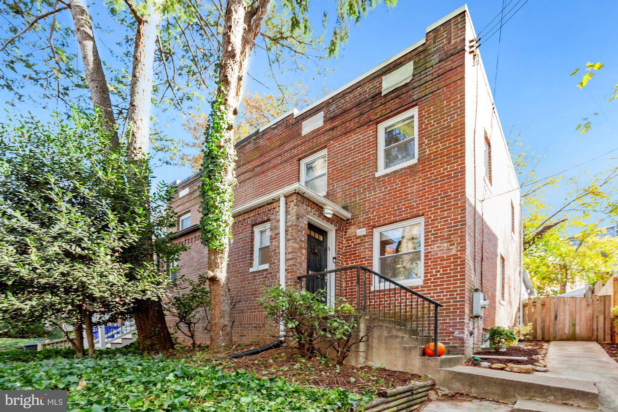 Arlington, VA 22209,1626 N COLONIAL TER