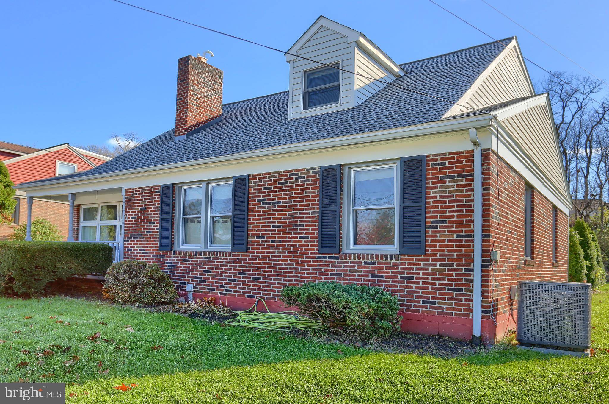 Ephrata, PA 17522,562 POINTVIEW AVE