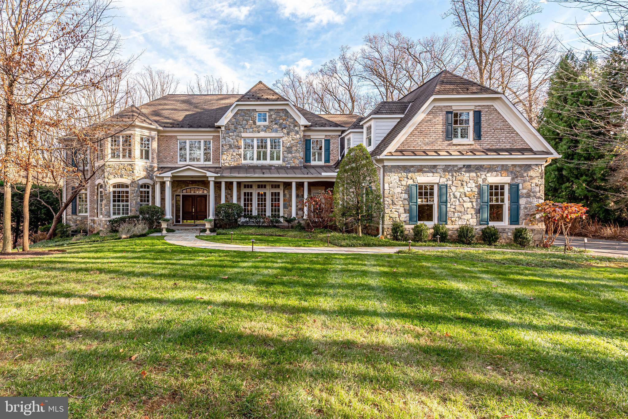 Mclean, VA 22102,915 GEORGETOWN RIDGE CT