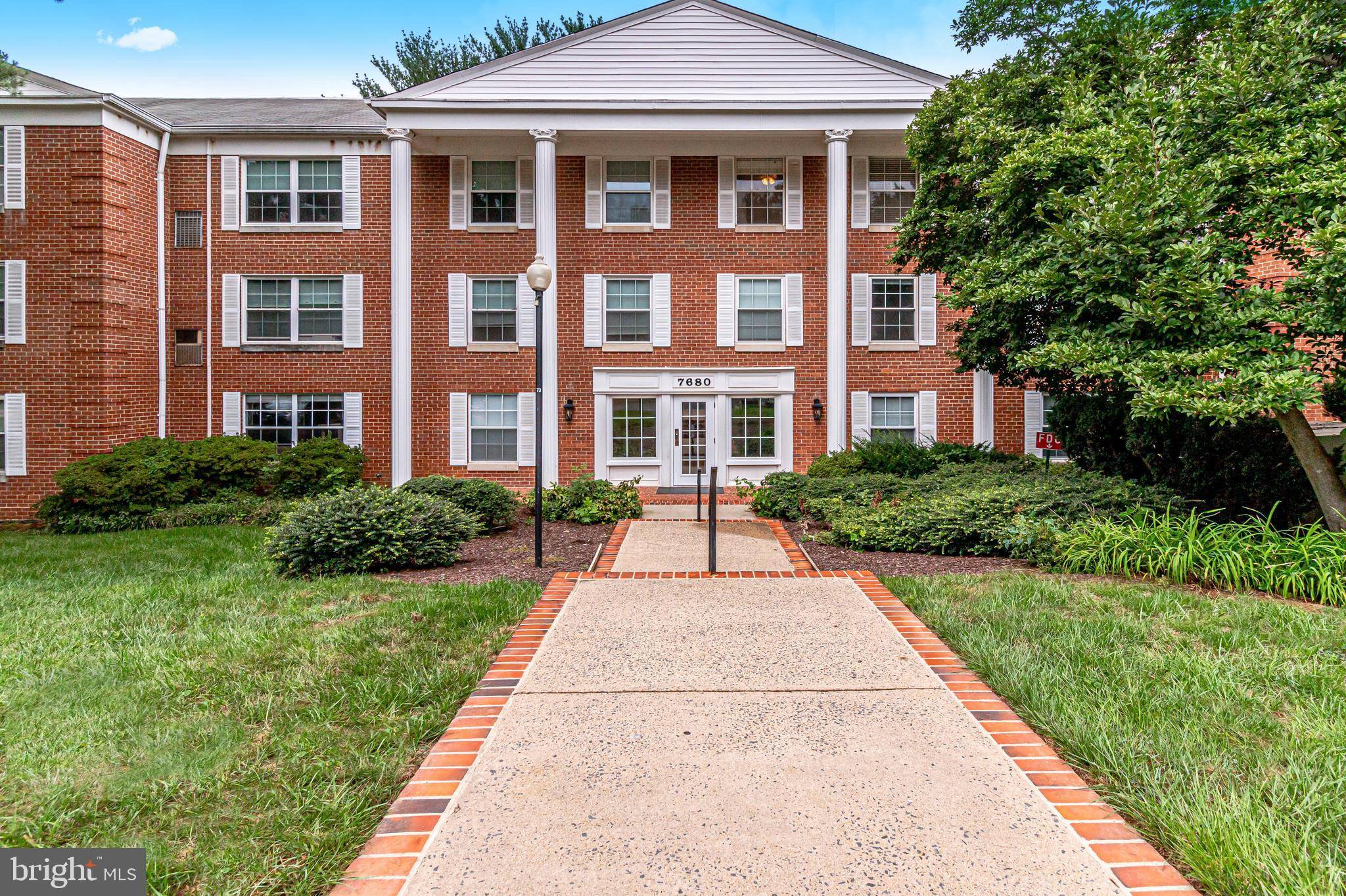 Mclean, VA 22102,7680 TREMAYNE PL #112