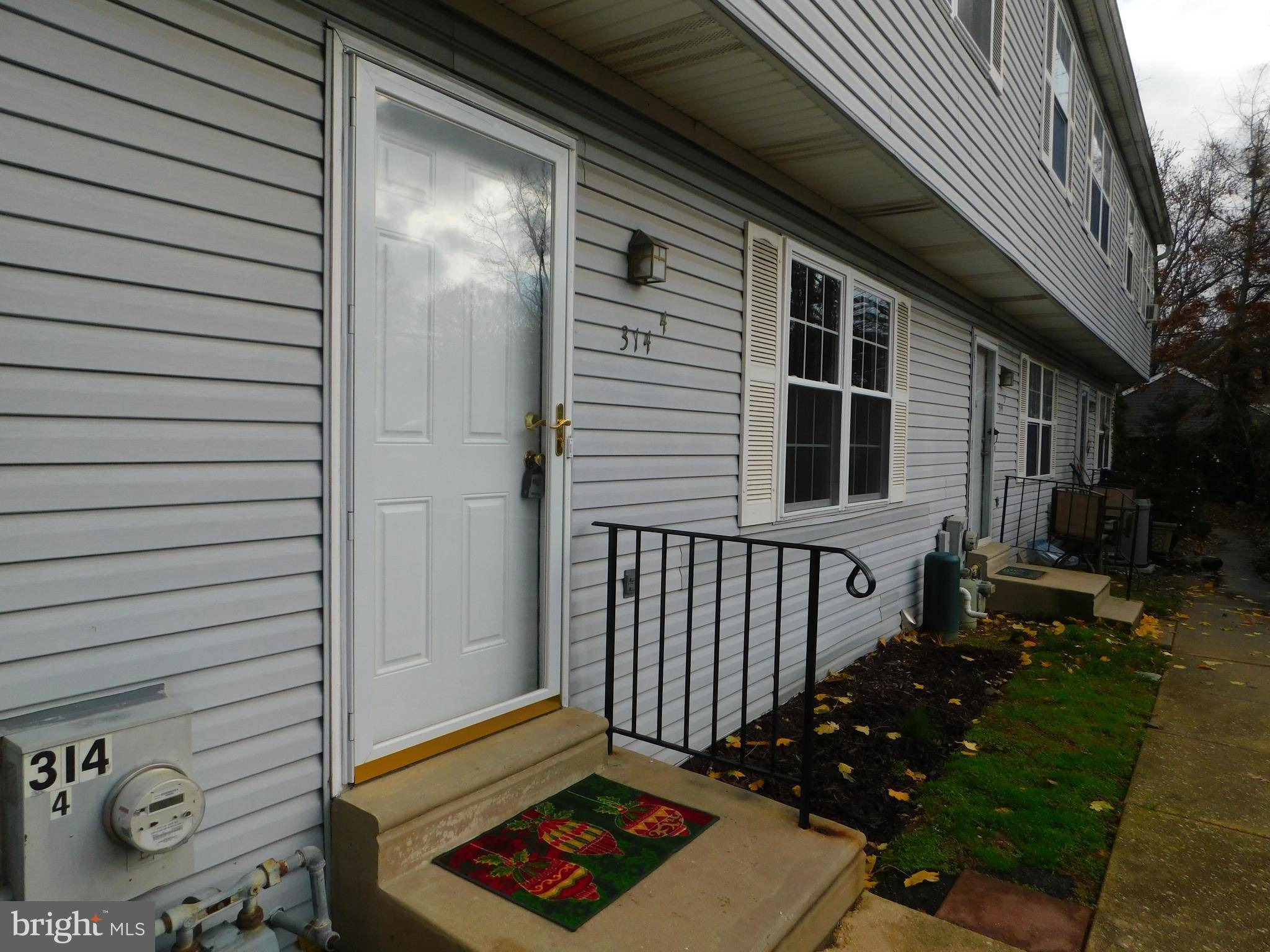 Norwood, PA 19074,314 CHESTER PIKE #D4