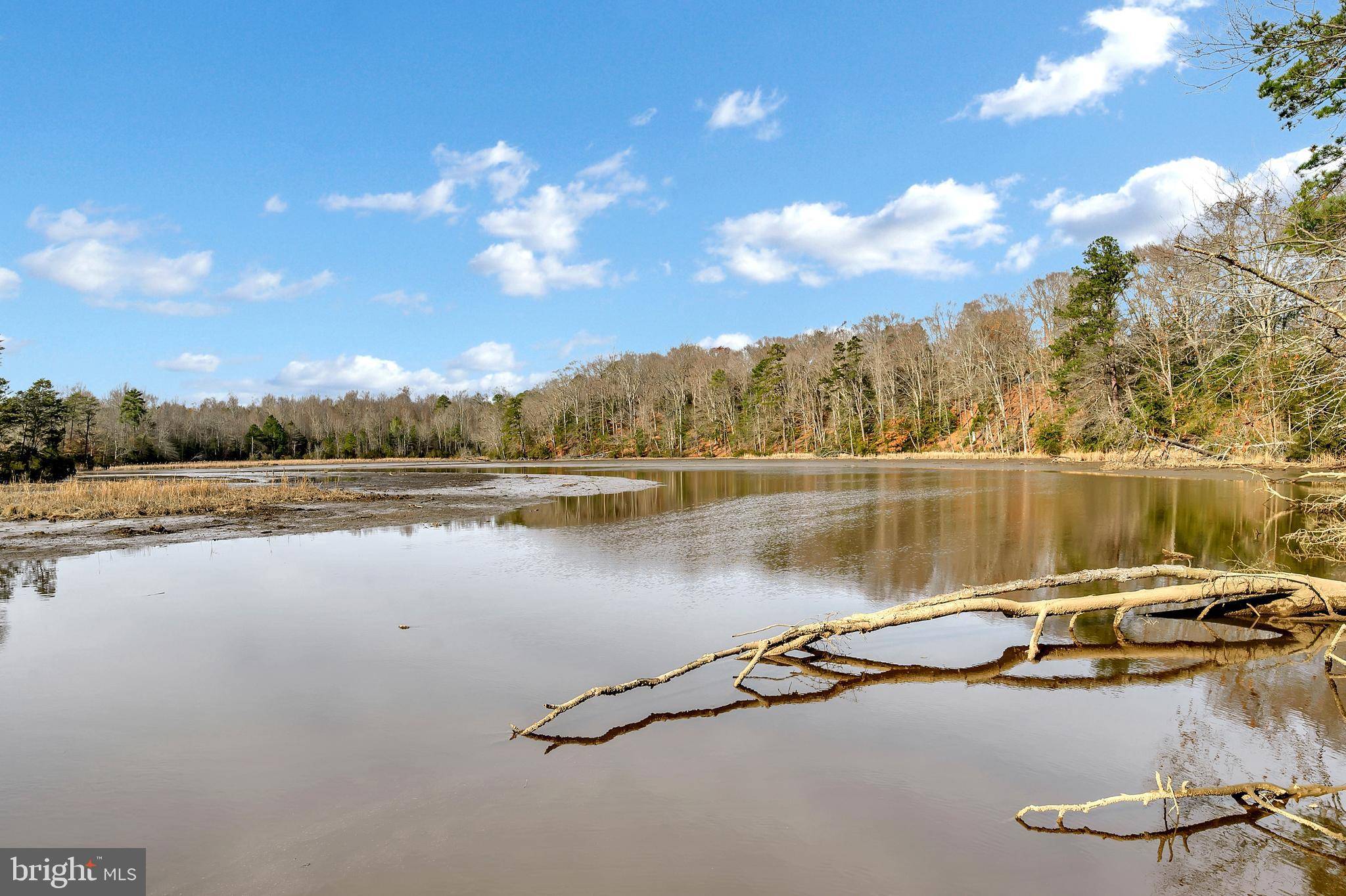 Colonial Beach, VA 22443,1009 EAGLE VISTA