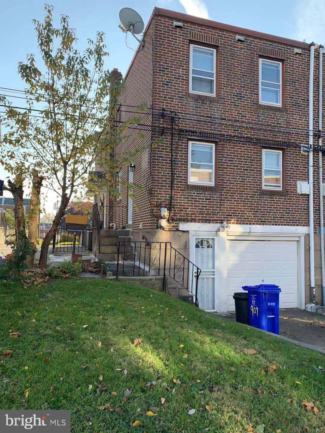 Philadelphia, PA 19111,907 BRIGHTON ST