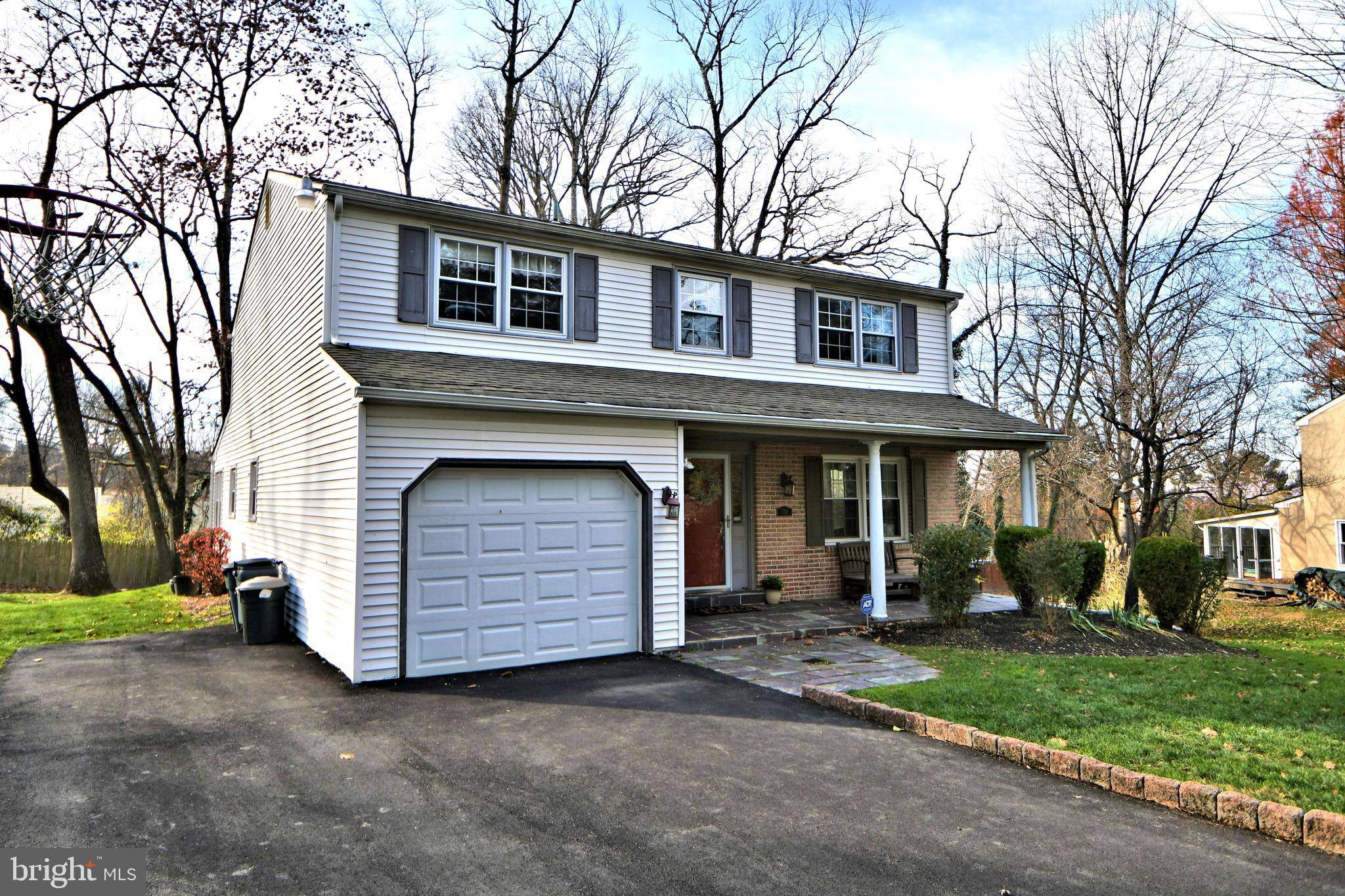 Glenside, PA 19038,733 FALCON DR