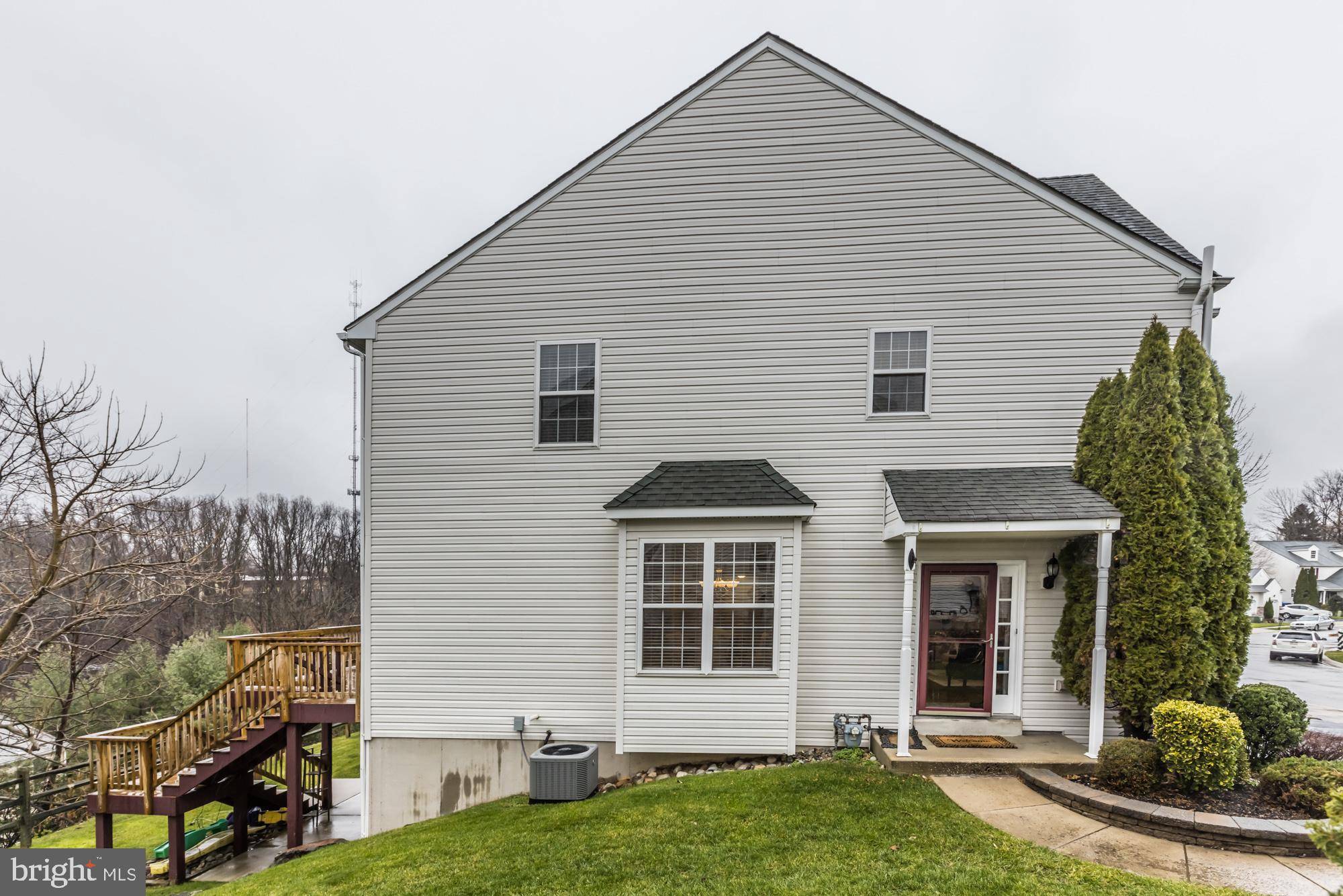 Aston, PA 19014,24 STEEPLECHASE CIR