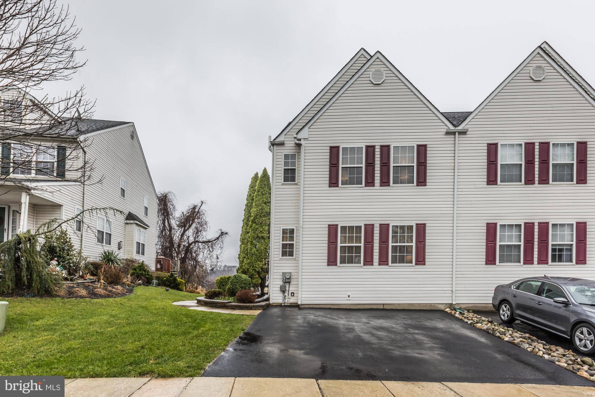 Aston, PA 19014,24 STEEPLECHASE CIR