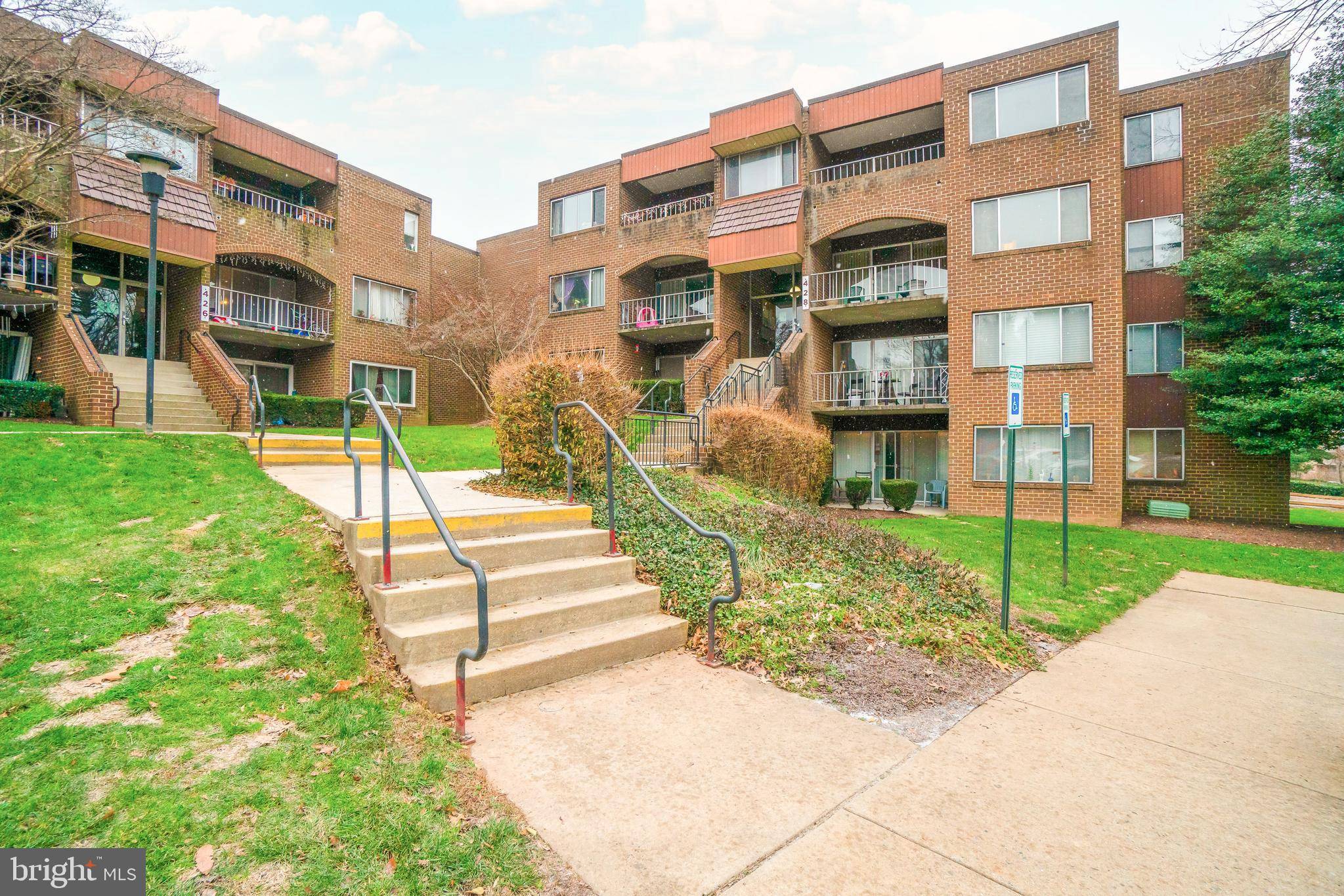 Gaithersburg, MD 20877,428 GIRARD ST #188