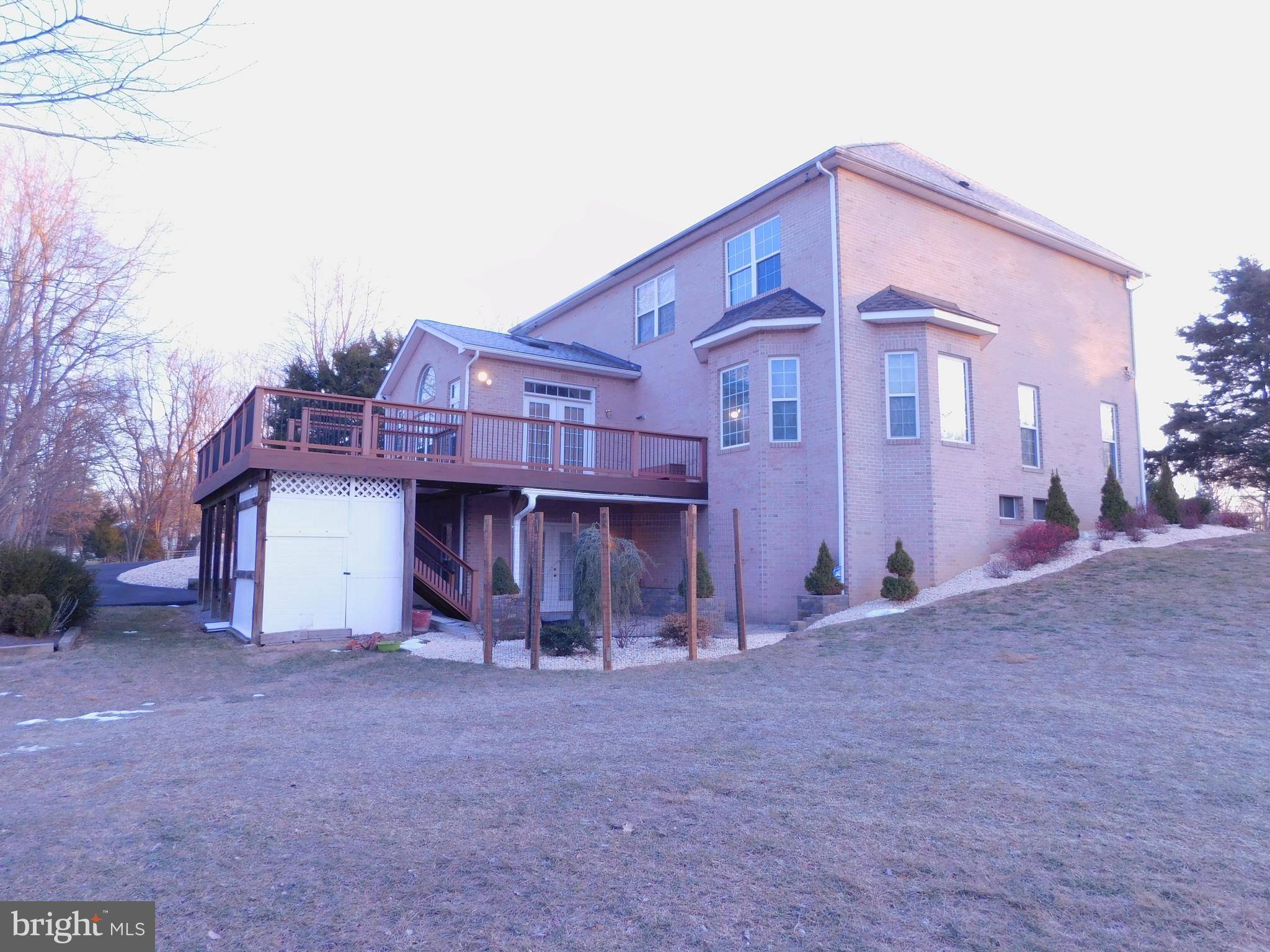 Hedgesville, WV 25427,1737 MOUNTAIN LAKE ROAD