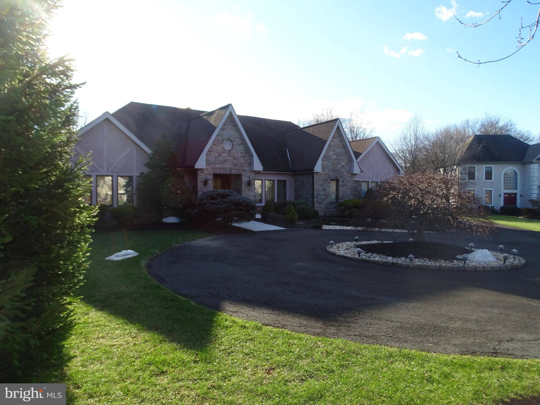 Maple Glen, PA 19002,804 LAKEVIEW DR